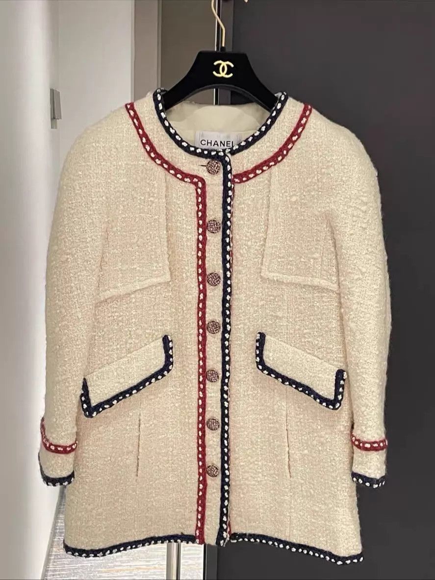 Chanel Chanel jacket 38 Size S / US 4 / IT 40 - 1 Thumbnail