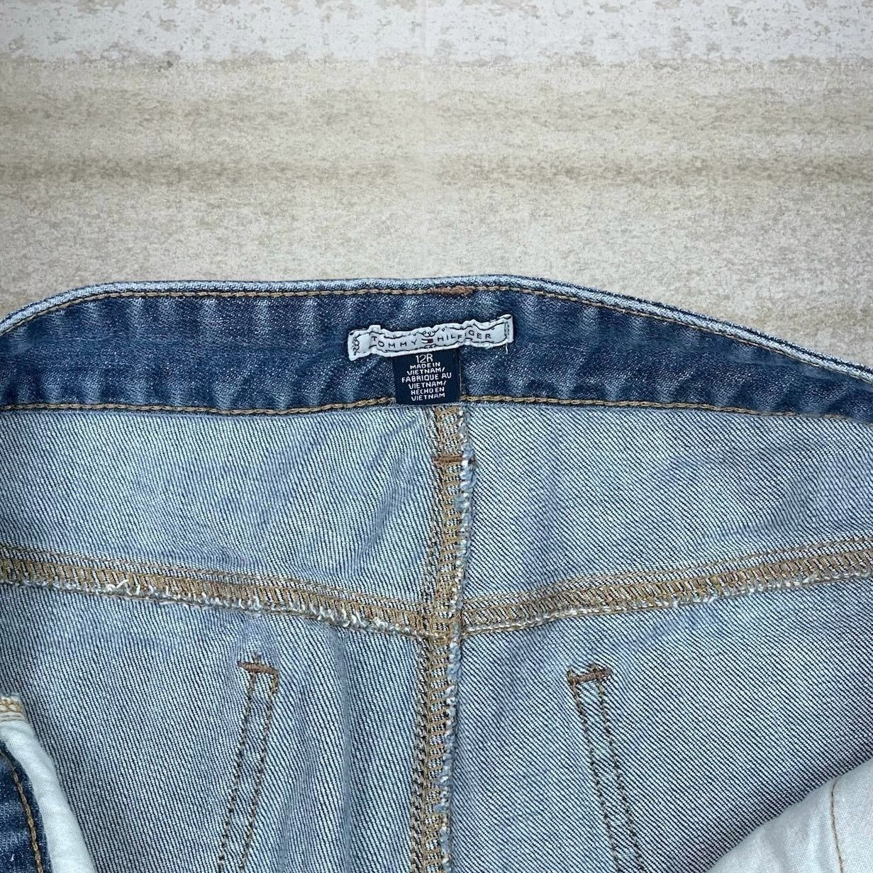 Tommy Hilfiger Vintage Y2K Tommy Hilfiger Jeans 34x30 Flared Medium Wash Size 34" / US 12 / IT 48 - 4 Thumbnail