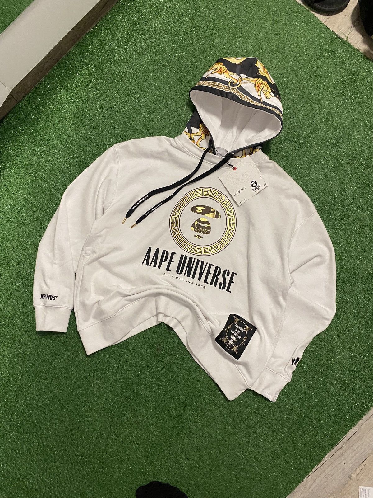 トップス APEE by A BATHING APE Rhinestone Hoodie Rhinestone Hoodie AAPE BY A BATHING APE | eBay