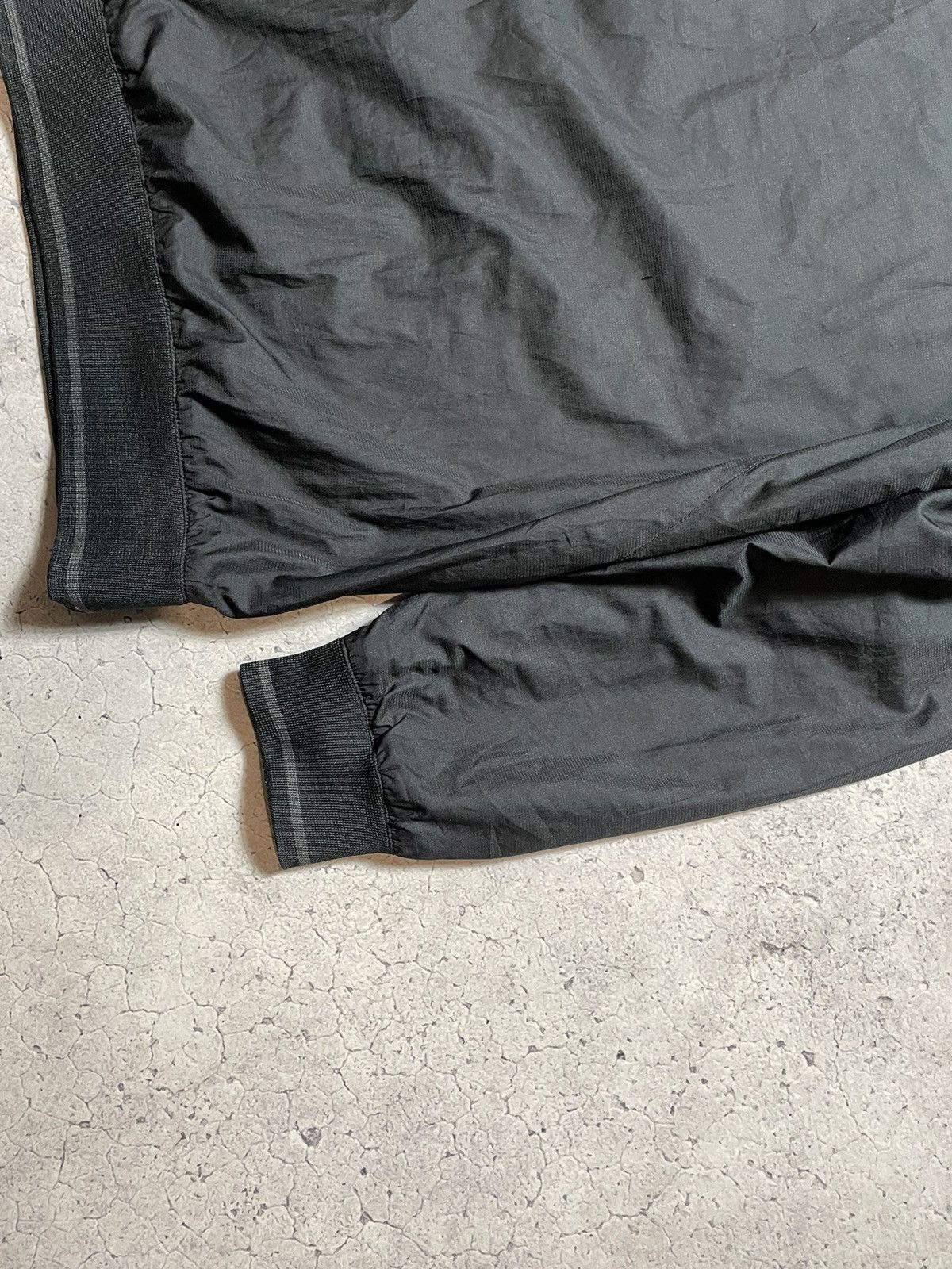 Nike Vintage Nylon Jacket Sweatshirt Nike Y2K Drill Swoosh Size US L / EU 52-54 / 3 - 4 Thumbnail