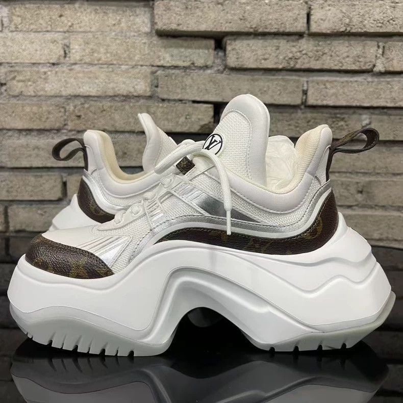 Louis Vuitton Louis Vuitton Louis Vuitton lv2.0 Dad Shoes Size 36-2506 Size US 6 / IT 36 - 5 Thumbnail