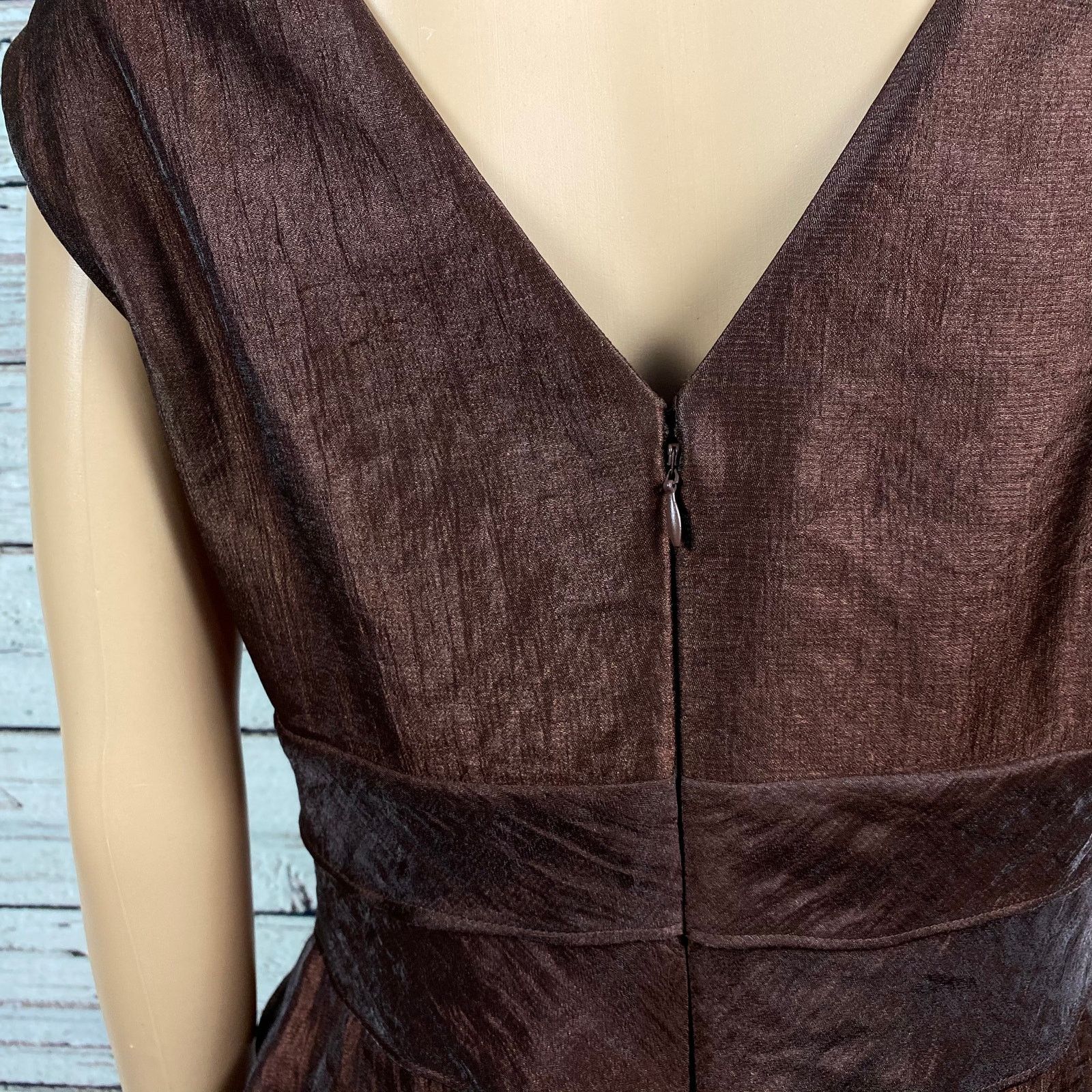 Other Jessica Howard Brown Shiny Empire Waist Ruffled Dress 6 Size M / US 6-8 / IT 42-44 - 11 Thumbnail