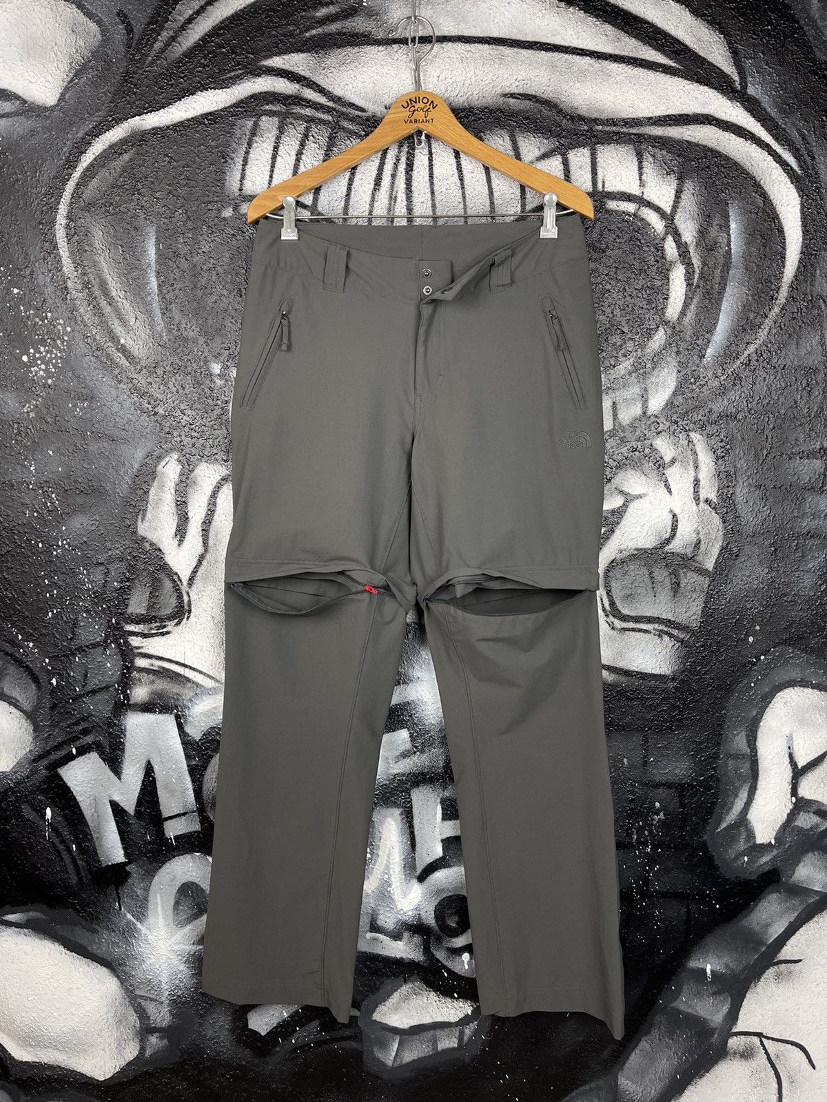 The North Face The North Face Outdoor Grey Cargo Transformer Pants WMNS Size 8 Size 30" / US 8 / IT 44 - 13 Thumbnail