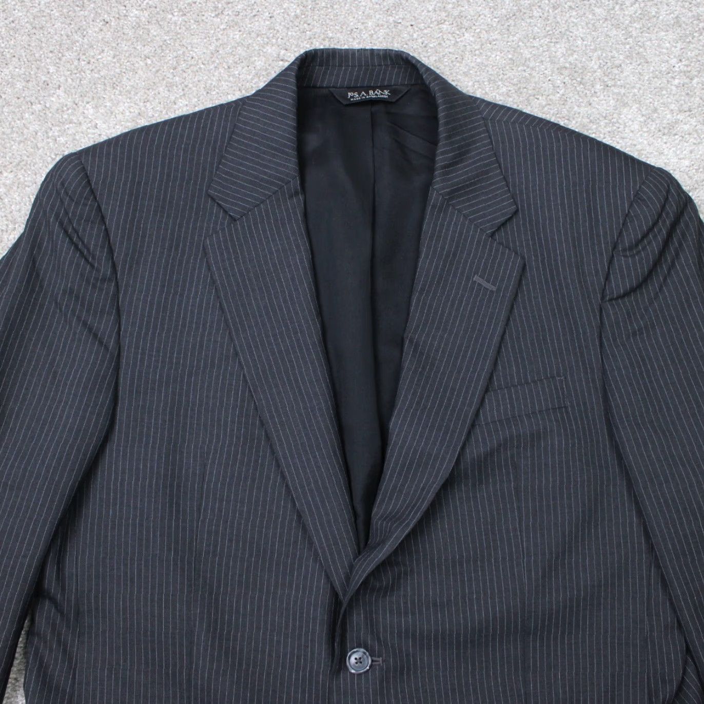 Jos. A. Bank Jos. A. Bank Blazer Mens 42 Regular Gray Pinstriped 100% Wool Two-Button Single Vent Blazer Jacket Size 42R - 4 Thumbnail