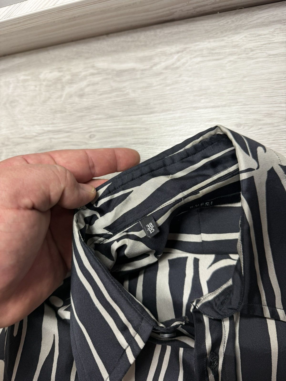 Gucci Gucci by Tom Ford Vintage Silk Button-Up Long Sleeve Shirt Size US M / EU 48-50 / 2 - 17 Thumbnail