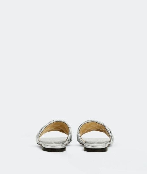 Bottega Veneta o1n1vont1124 Padded Flat Sandals Lambskin in Silver Size US 7 / IT 37 - 2 Thumbnail