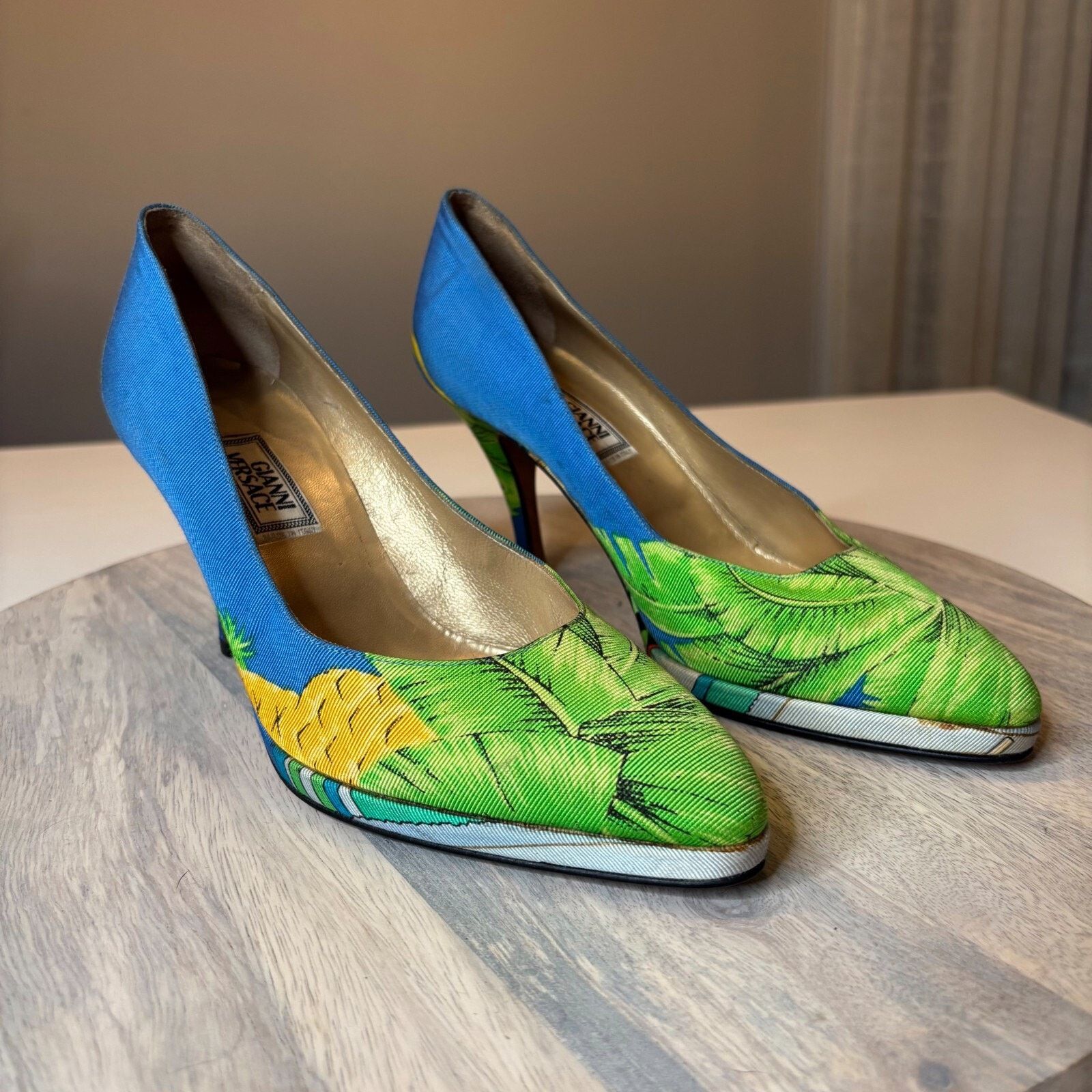 Versace Versace Vintage Tropical Pineapple Pumps Heels US Size 7.5 Size US 7.5 / IT 37.5 - 2 Thumbnail