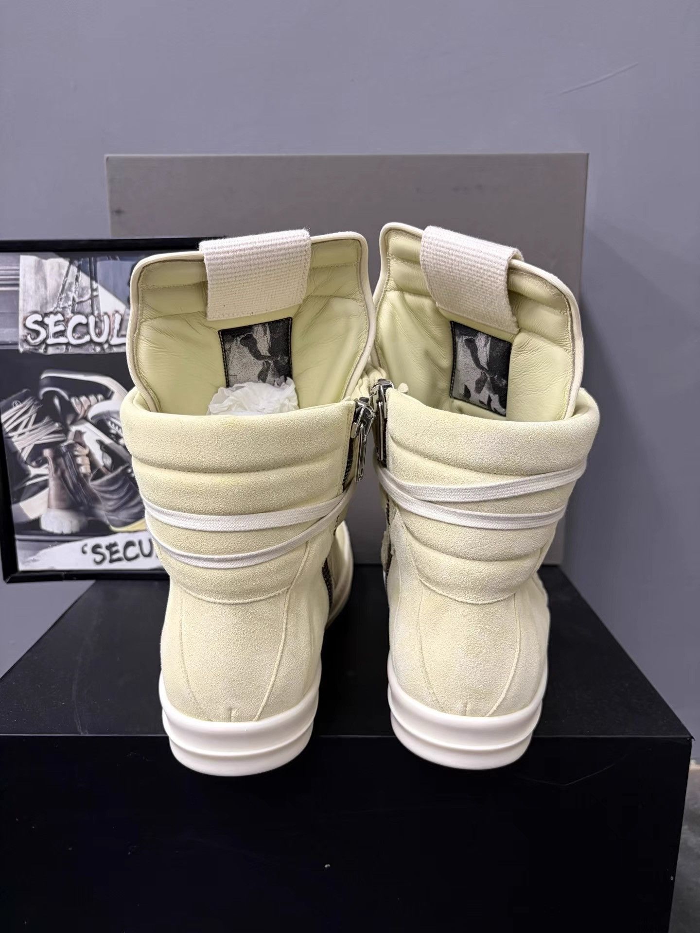 Rick Owens Rick Owens 26SS Light Green Triangle Low Sneakers K34 Size US 7 / EU 40 - 7 Thumbnail