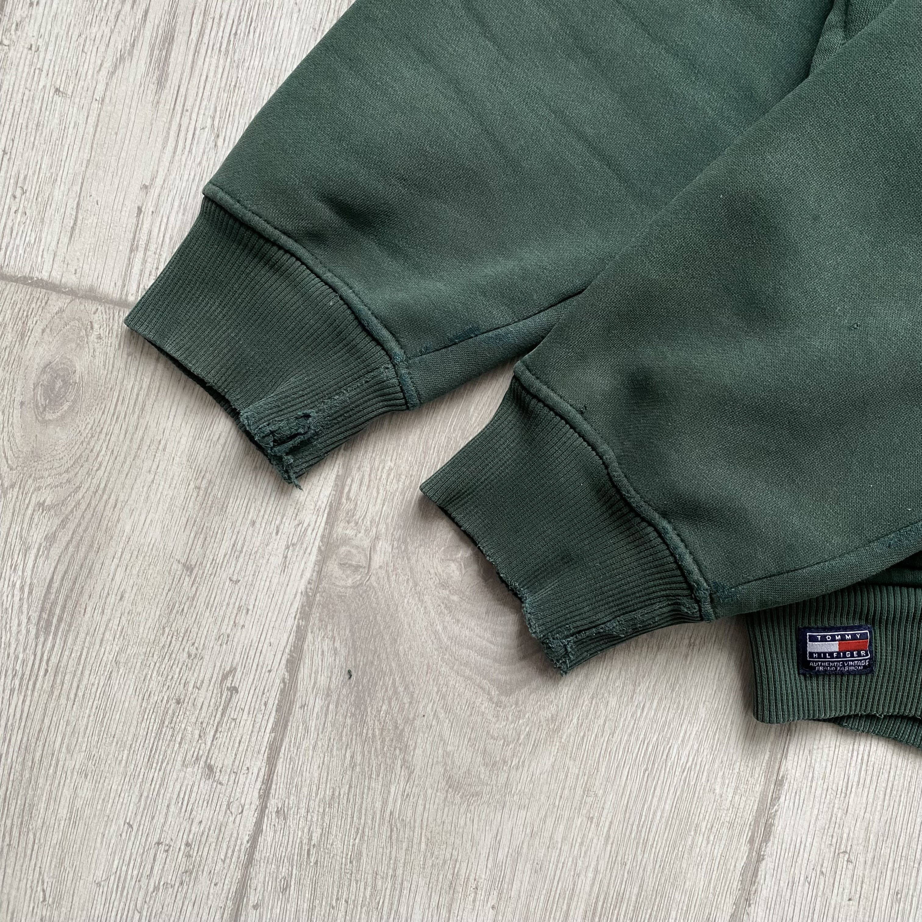 Tommy Hilfiger Vintage 00s Trashed Tommy Hilfiger Big Logo Sweatshirt Faded Size US L / EU 52-54 / 3 - 6 Thumbnail
