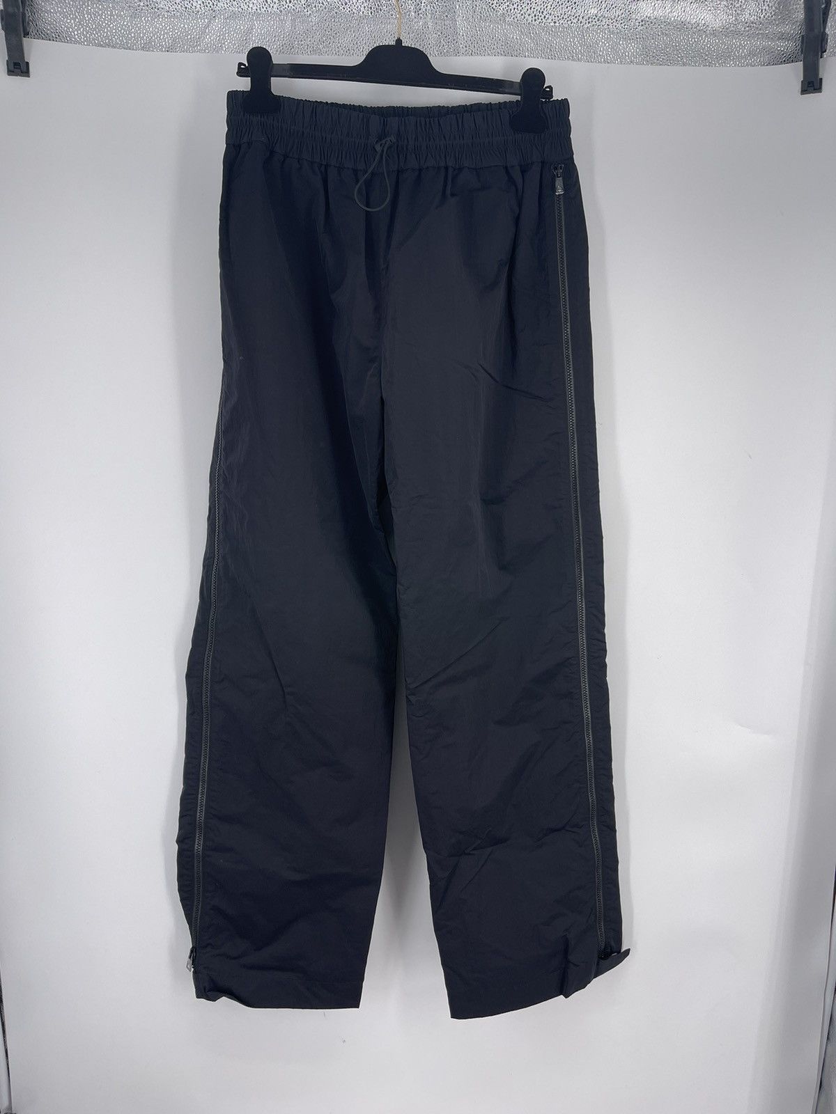 Bottega Veneta CONTRASTING ZIP TECH NYLON TROUSERS Size US 32 / EU 48 - 6 Thumbnail