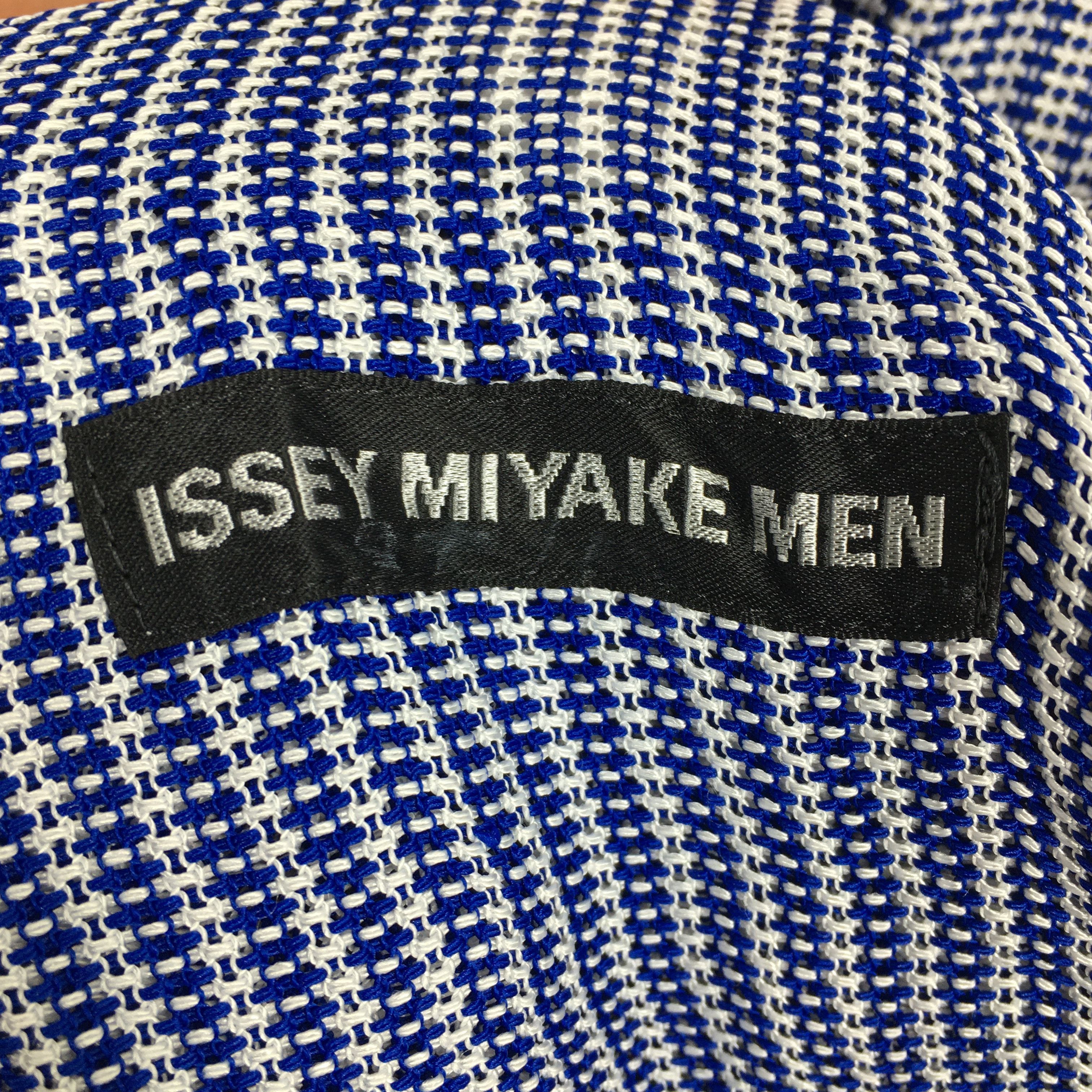 Issey Miyake Vintage Issey Miyake Men Stripes Sleeveless Pleated Jacket M Size US M / EU 48-50 / 2 - 4 Thumbnail