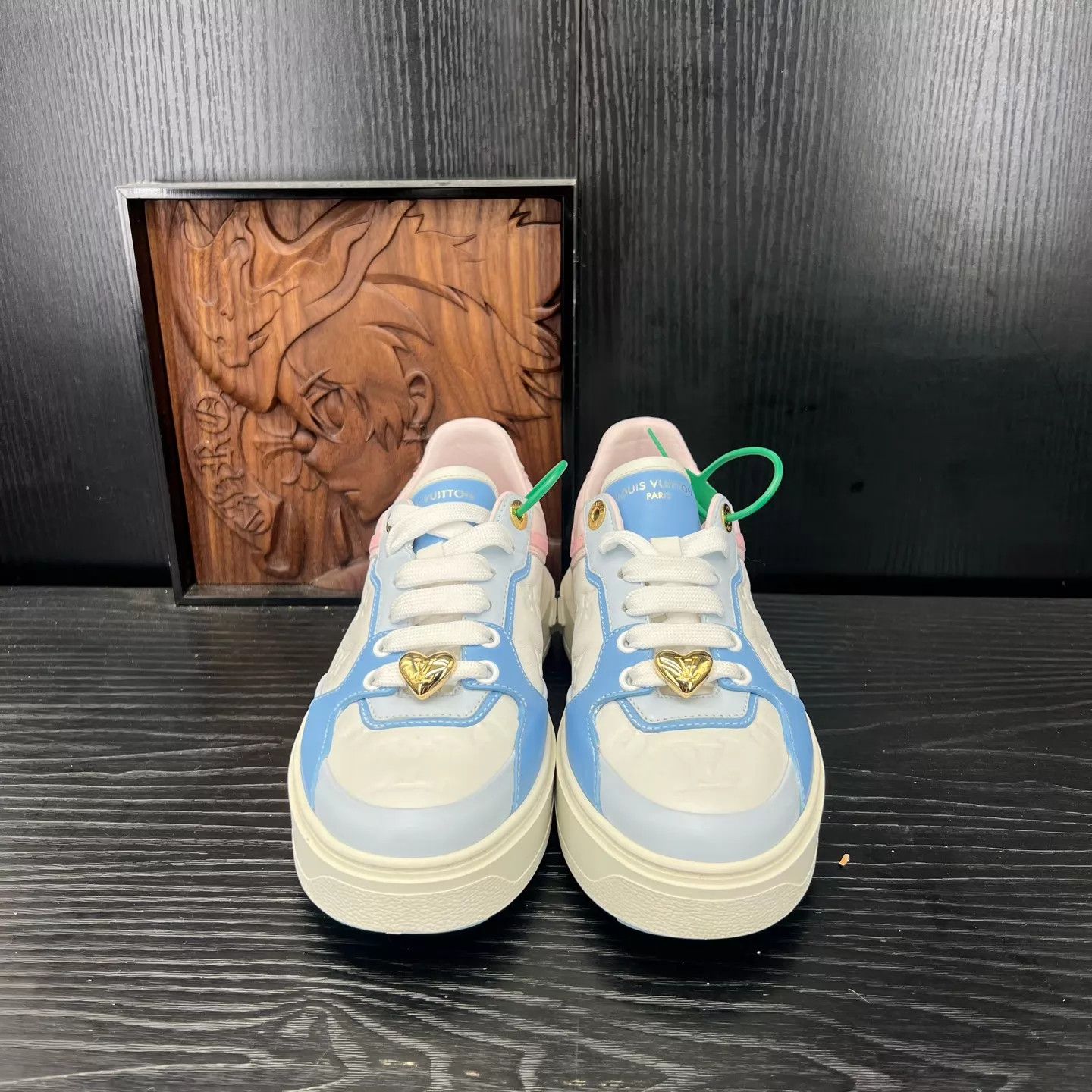 Louis Vuitton Louis Vuitton TimeOut women's white-pink-blue36.5 Size US 6 / IT 36 - 4 Thumbnail