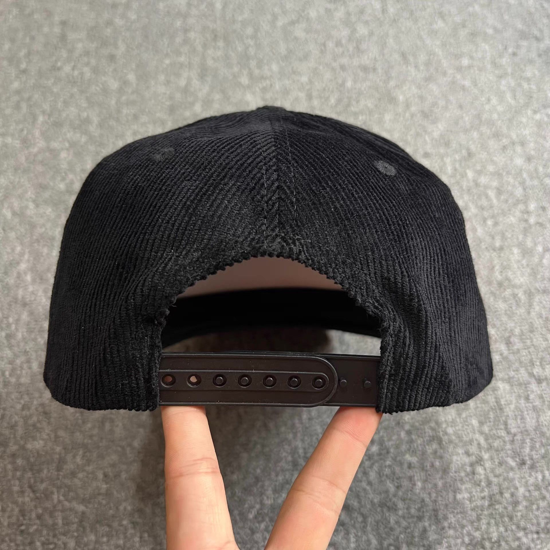 Cross Colours Cross Colours embroidered corduroybrim baseball cap Q7 Size ONE SIZE - 4 Thumbnail
