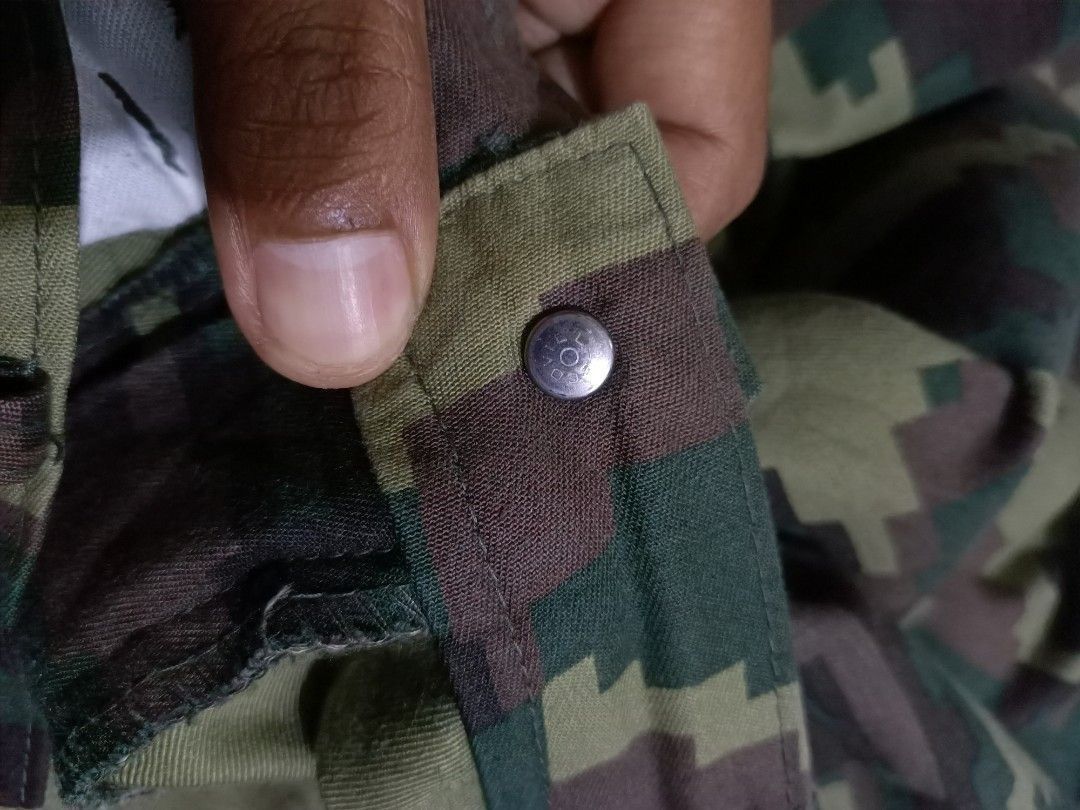 Japanese Brand Rare Digital Camo Pants – Japan-Made Military Streetwear Size US 30 / EU 46 - 8 Thumbnail