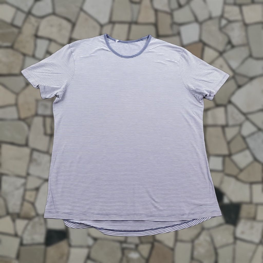 Lululemon Lululemon Shirt Mens XL Blue White Stripes Performance Athletic Workout Gym Yoga Shirt Size US XL / EU 56 / 4 - 1 Thumbnail
