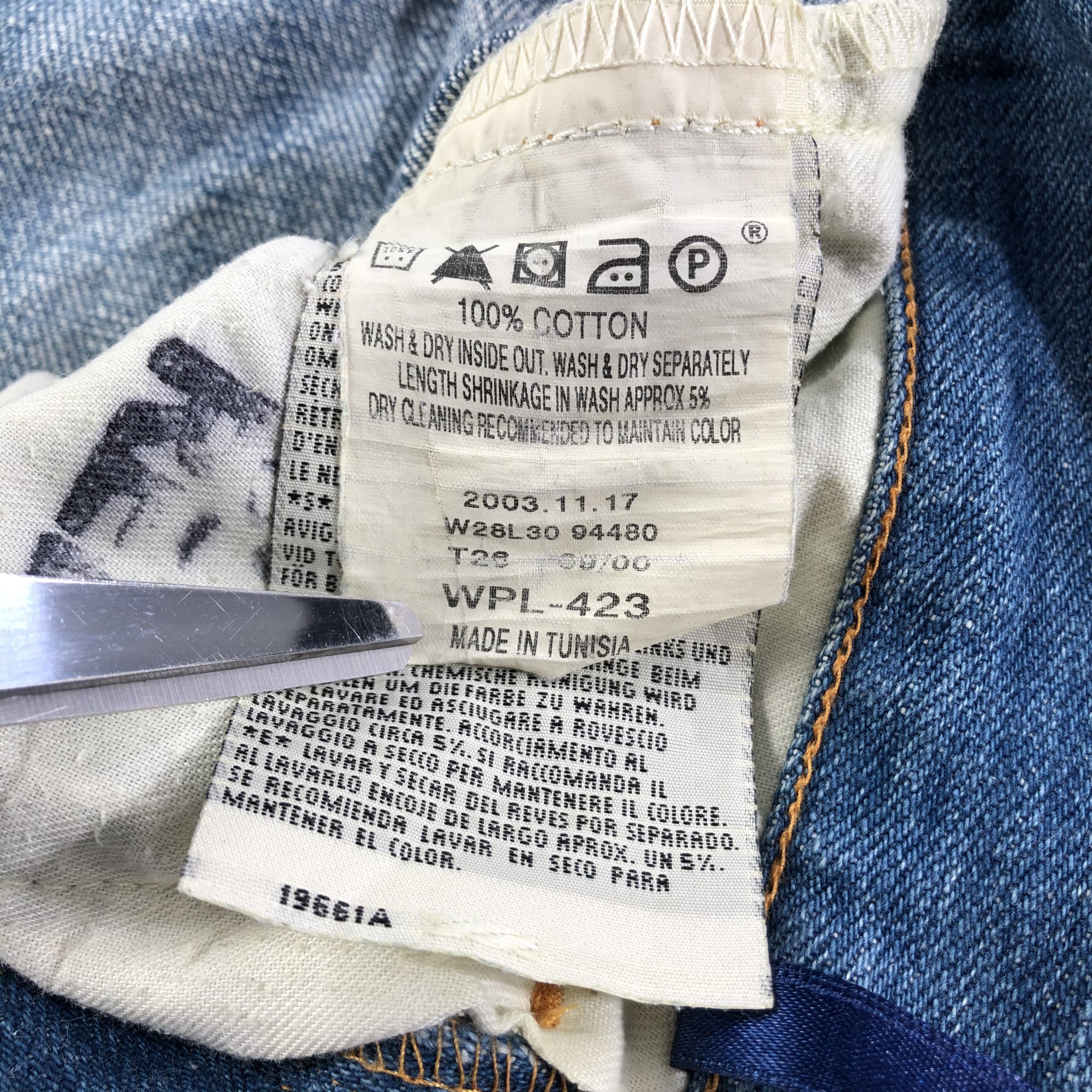 Levi's Vintage Levis Jeans Faded Blue Denim KJ1590 Size US 28 / EU 44 - 7 Thumbnail