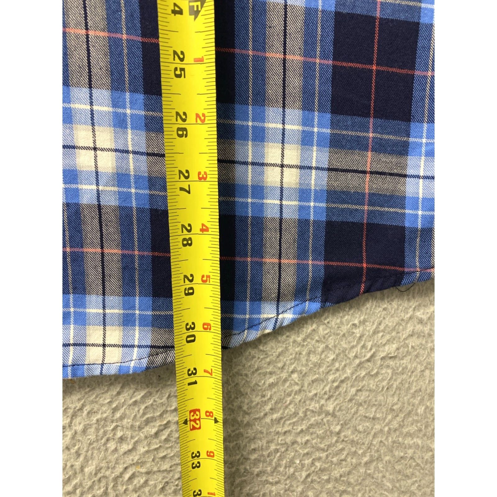 Izod VINTAGE IZOD Button-Up Shirt Mens Large Plaid Classic Fit Blue 48 in Chest Long Sleeve 64-67 Size US L / EU 52-54 / 3 - 7 Thumbnail
