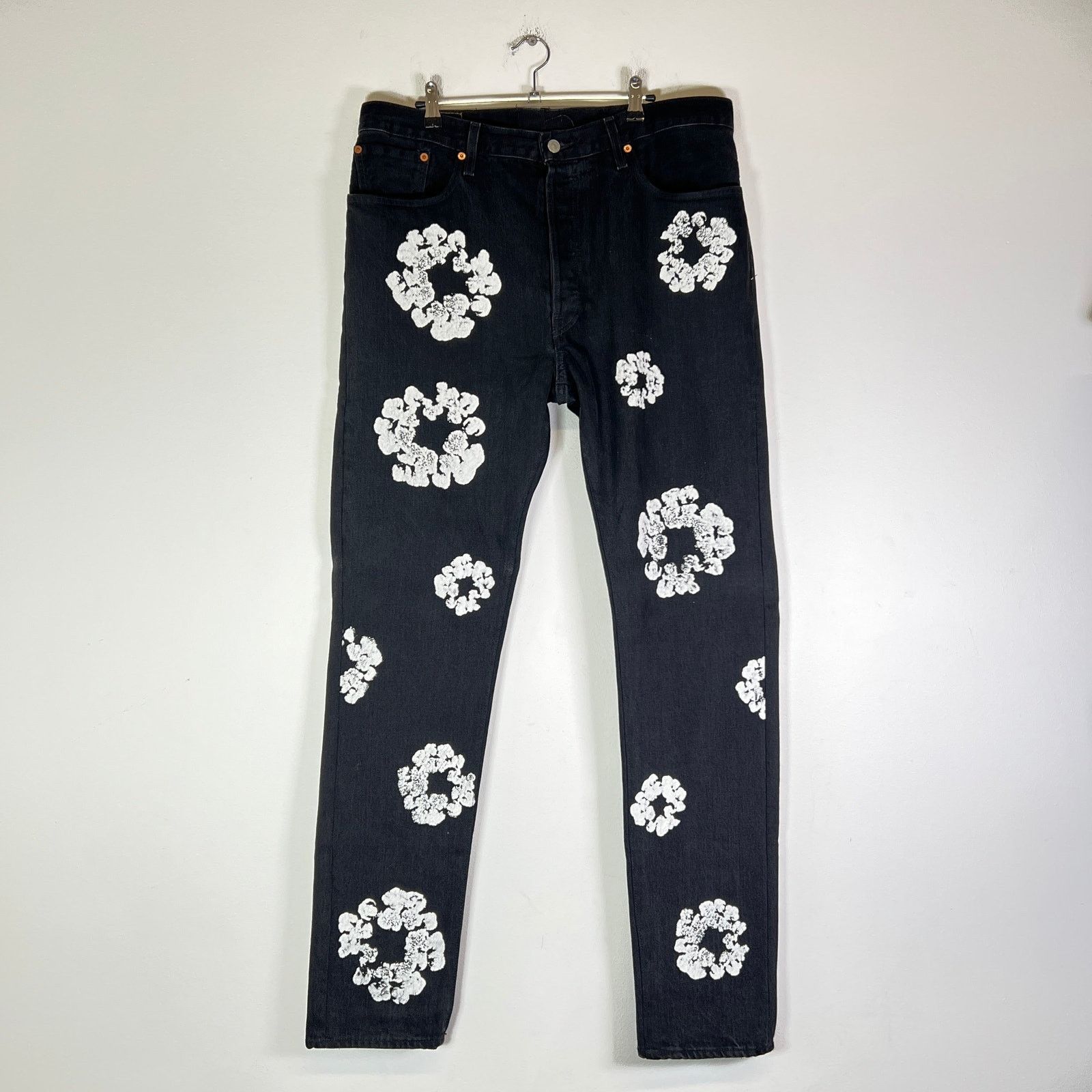 DENIM TEARS Denim Tears Black Wreath Denim Jeans Size US 38 / EU 54 - 1 Thumbnail