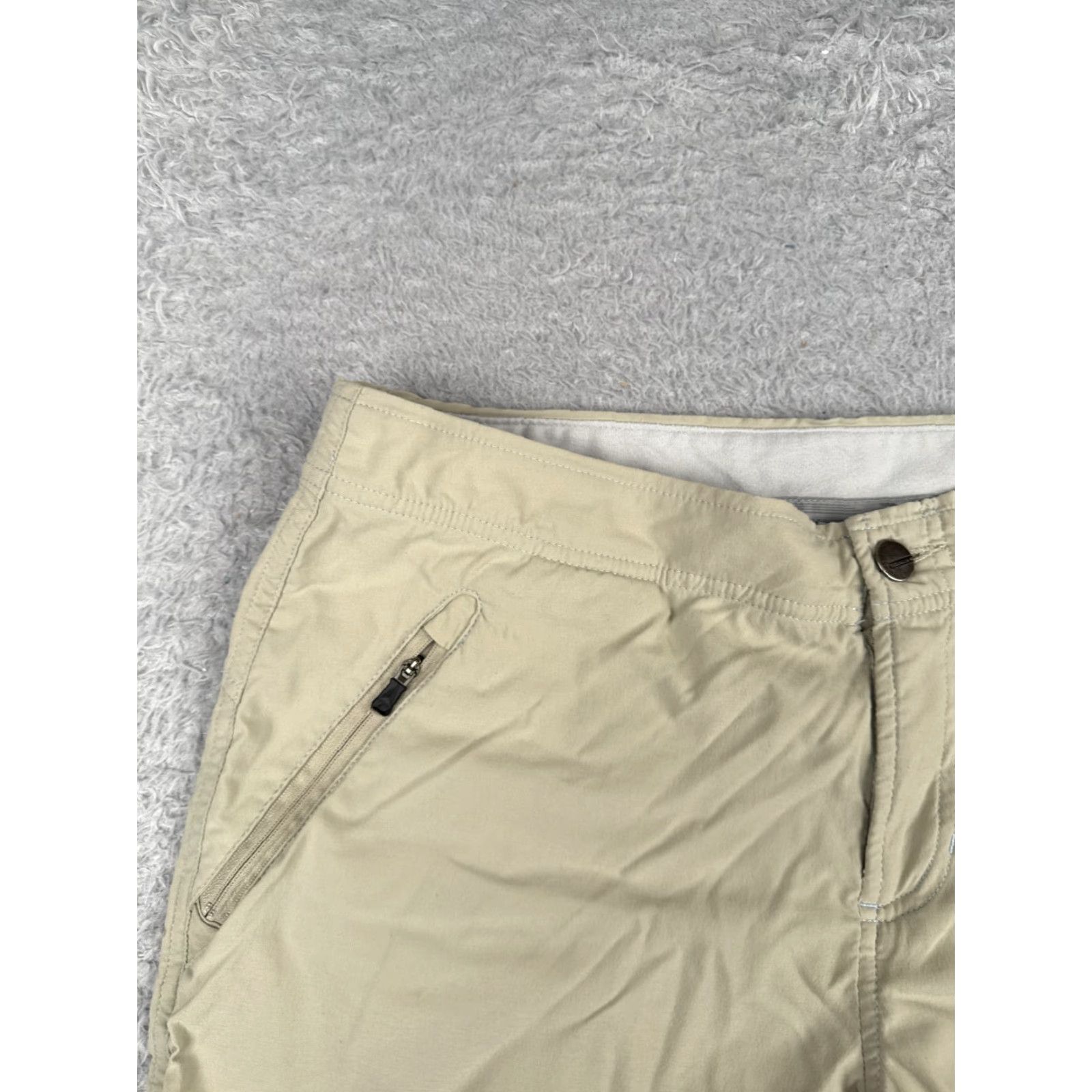 Vintage VINTAGE Columbia Women's Shorts 8 Beige Utility Nylon Blend Zip Pockets Hiking Camp 32x4 Size 27" / US 4 / IT 40 - 4 Thumbnail