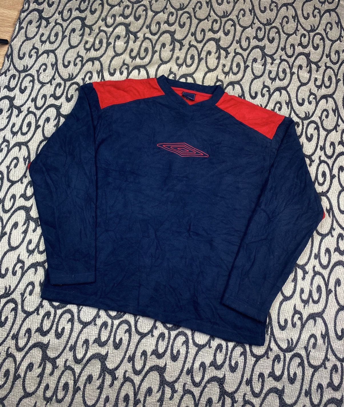 Umbro × Vintage Vintage 00s Umbro Fleece Big Embroidery Logo Sweatshirt Size US M / EU 48-50 / 2 - 2 Thumbnail