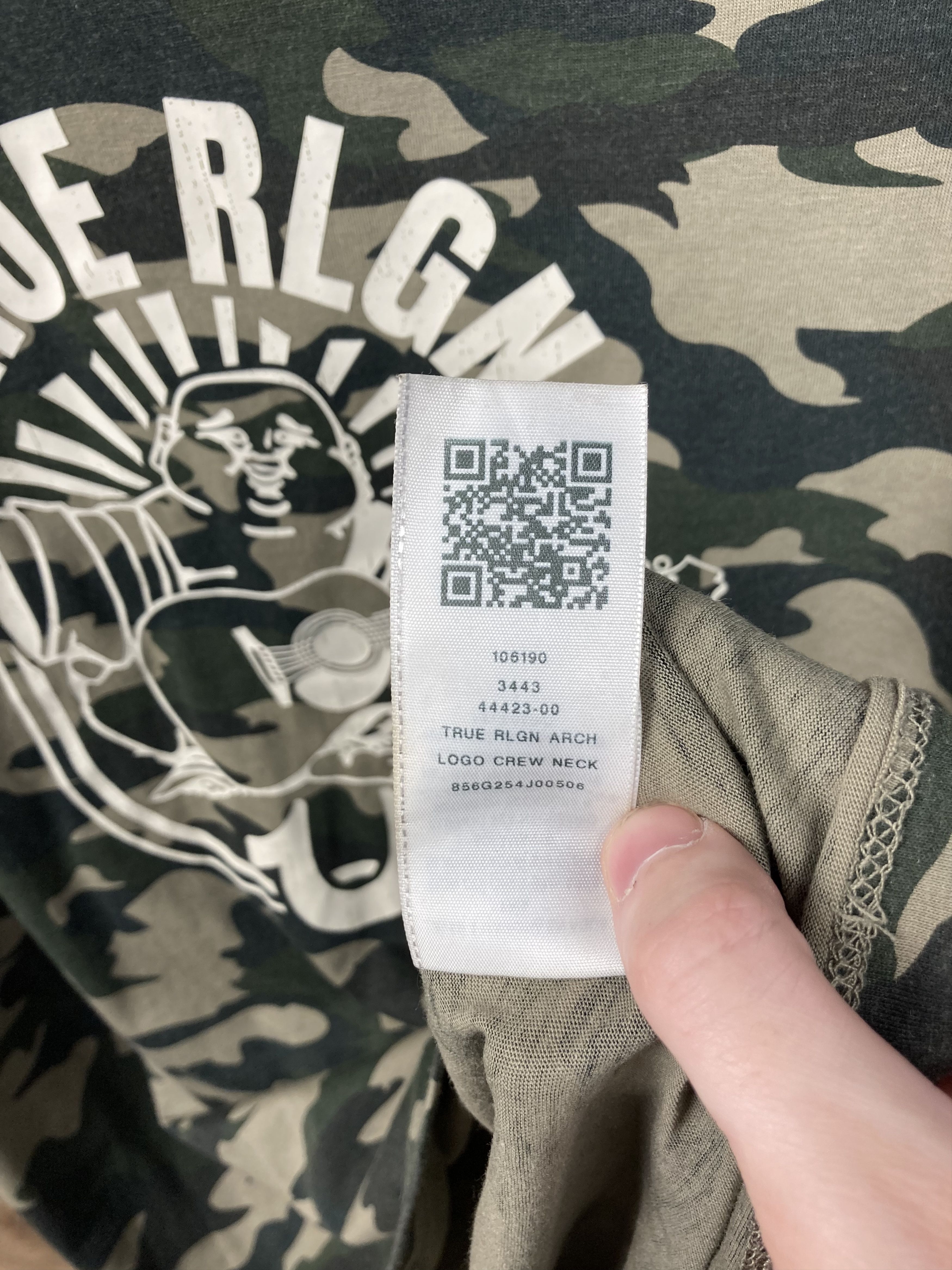 True Religion 00s VTG True Religion Big Logo Rare Camo Color TShirt Size US XL / EU 56 / 4 - 8 Thumbnail