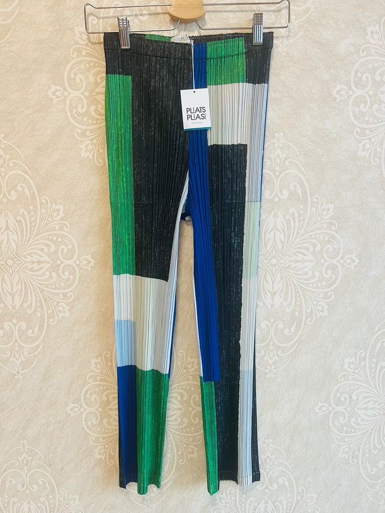 Issey Miyake Issey Miyake size:3 Black and green checkered pleated trou Size 22" - 1 Thumbnail