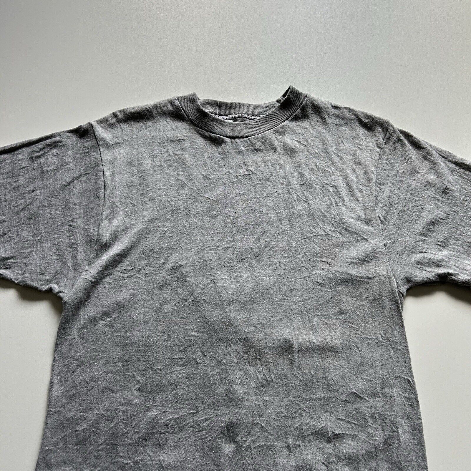 Vintage Vintage 90s Blank Gray Basic T Shirt Men's Size Small Rare Size US S / EU 44-46 / 1 - 2 Thumbnail