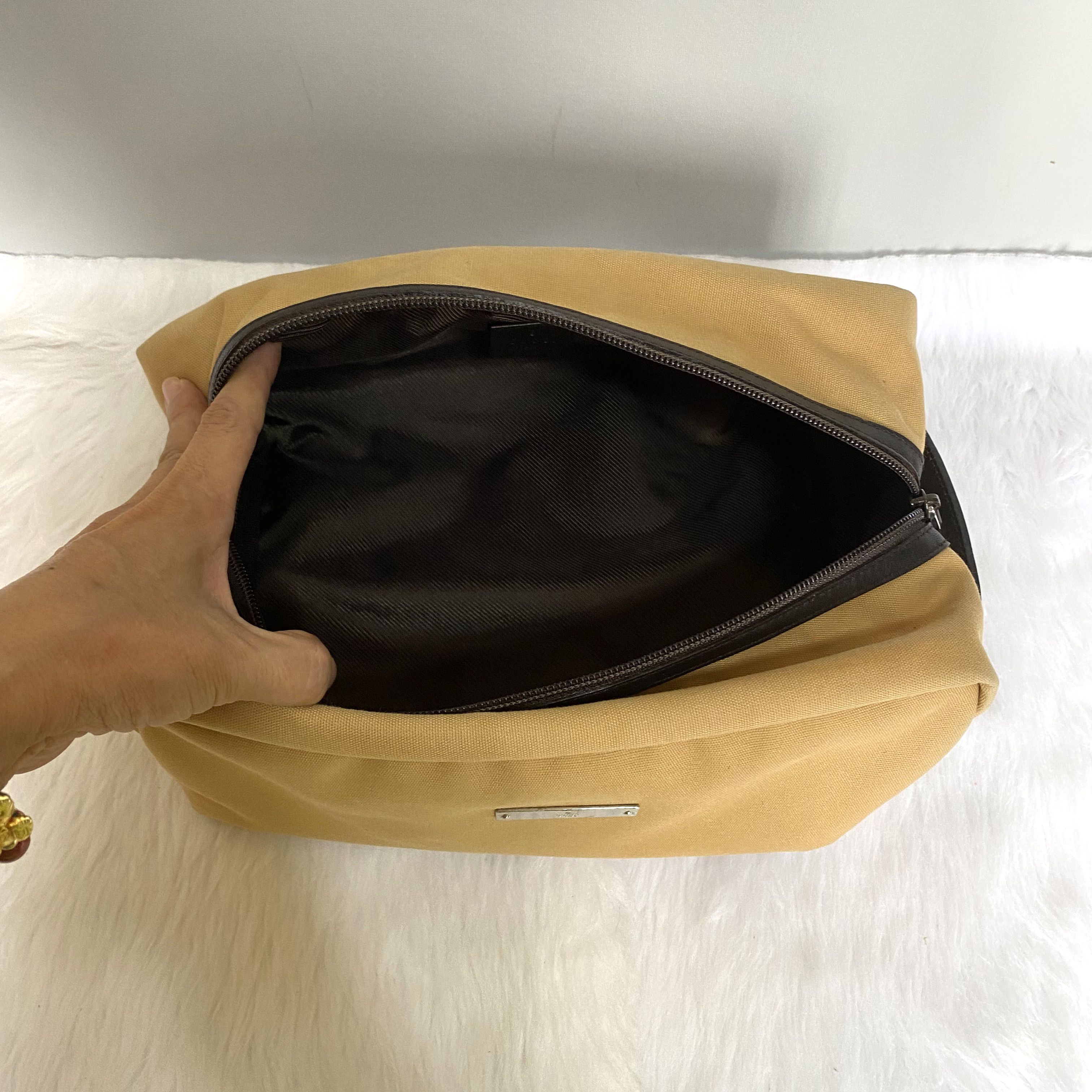 Gucci × Vintage GUCCI Vintage Brown Canvas Toiletry Clutch Bag Size ONE SIZE - 9 Thumbnail