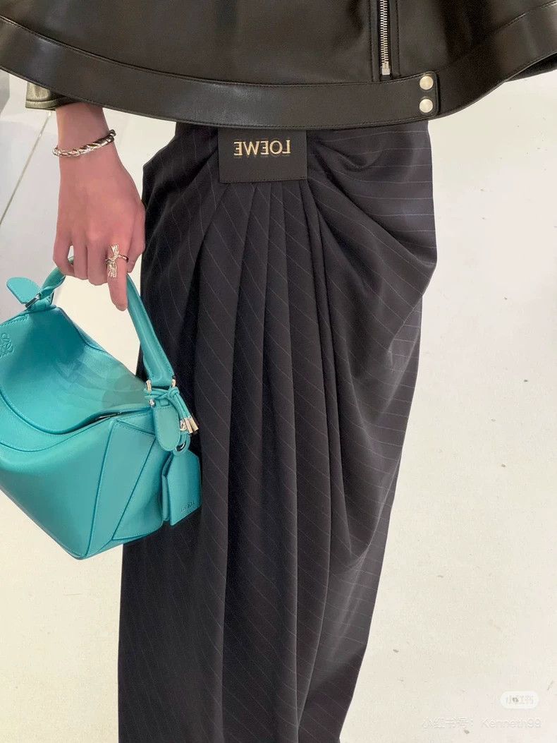 Loewe Loewe SS25 black irregular pleated wool hanging seven-poin Size 24" / US 00 / IT 34 - 9 Thumbnail