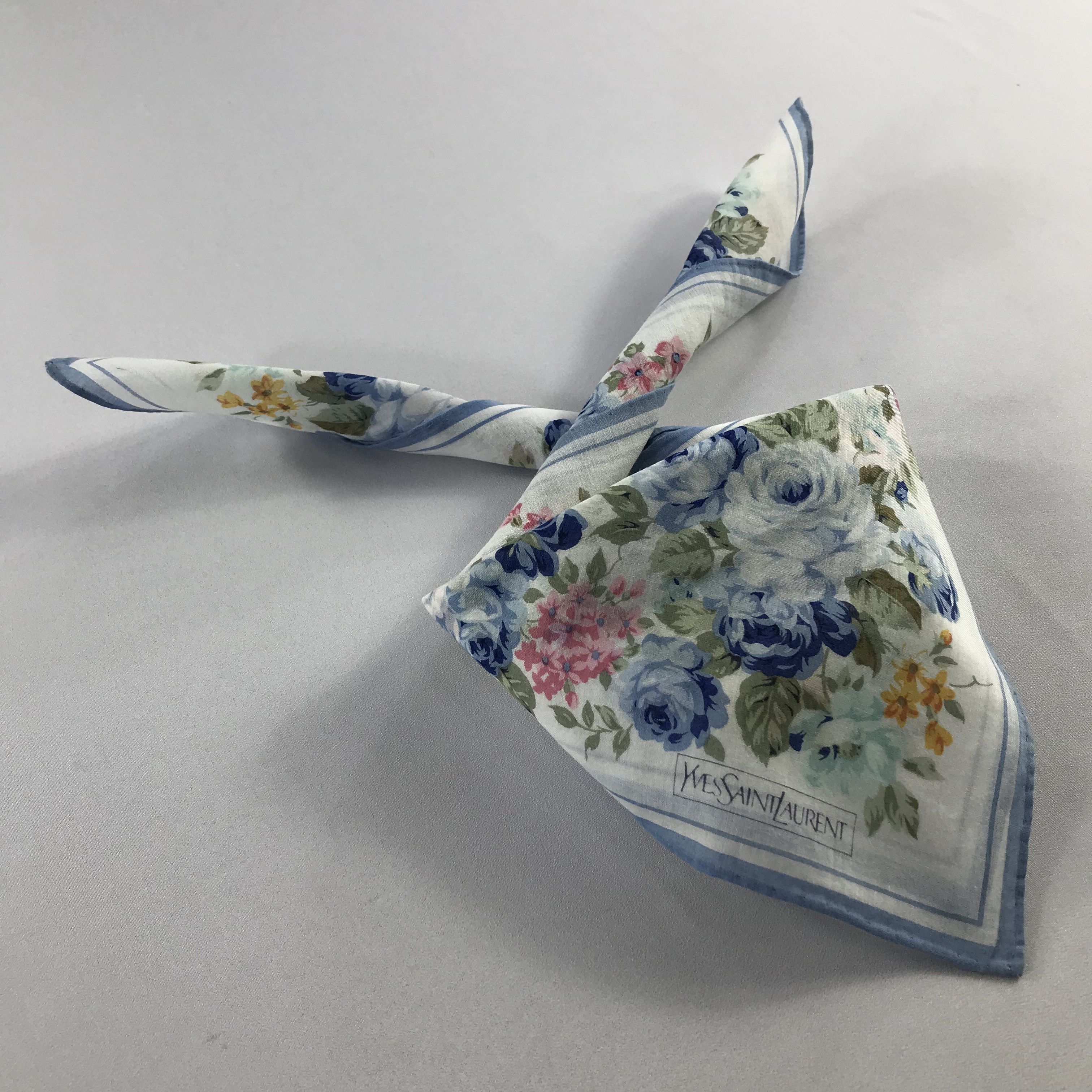 Yves Saint Laurent Yves Saint Laurent Handkerchief / Bandana / Neckerchief C739 Size ONE SIZE - 2 Thumbnail