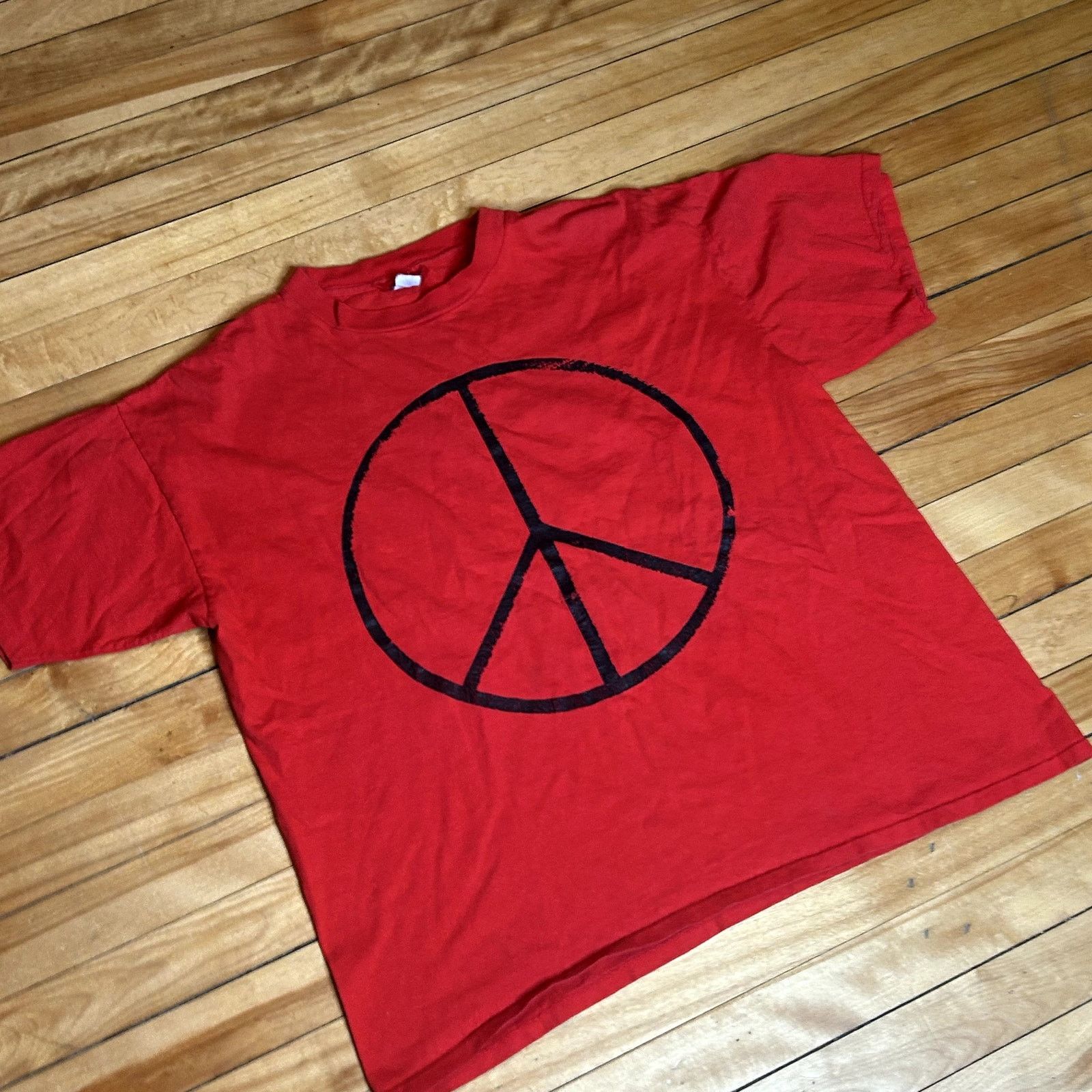 Vintage Vintage 90s Red Peace T-Shirt Size US M / EU 48-50 / 2 - 2 Thumbnail