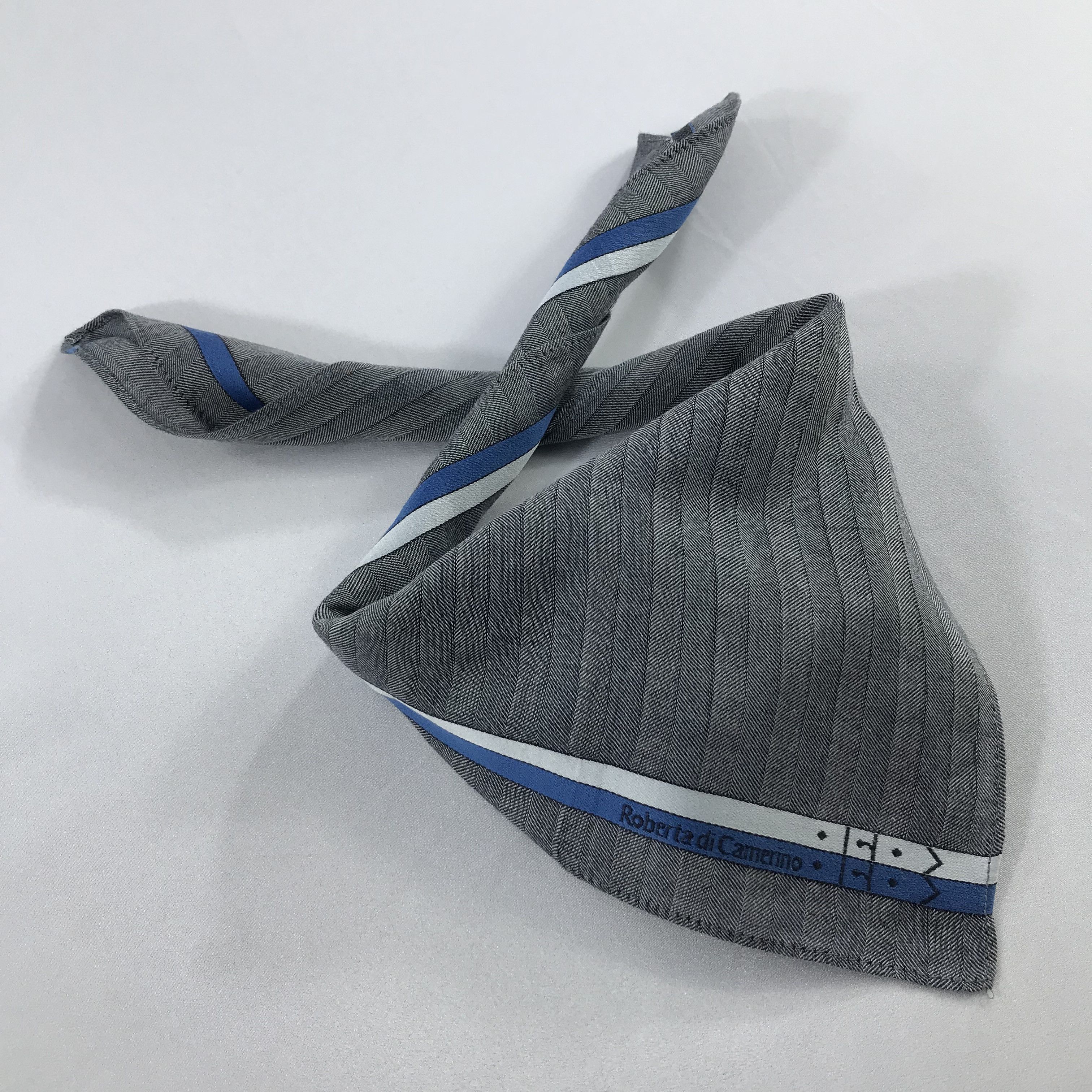 Roberta di Camerino × Vintage Roberta Di Camerino Bandana /Handkerchief/Neckerchief -S2127 Size ONE SIZE - 3 Thumbnail