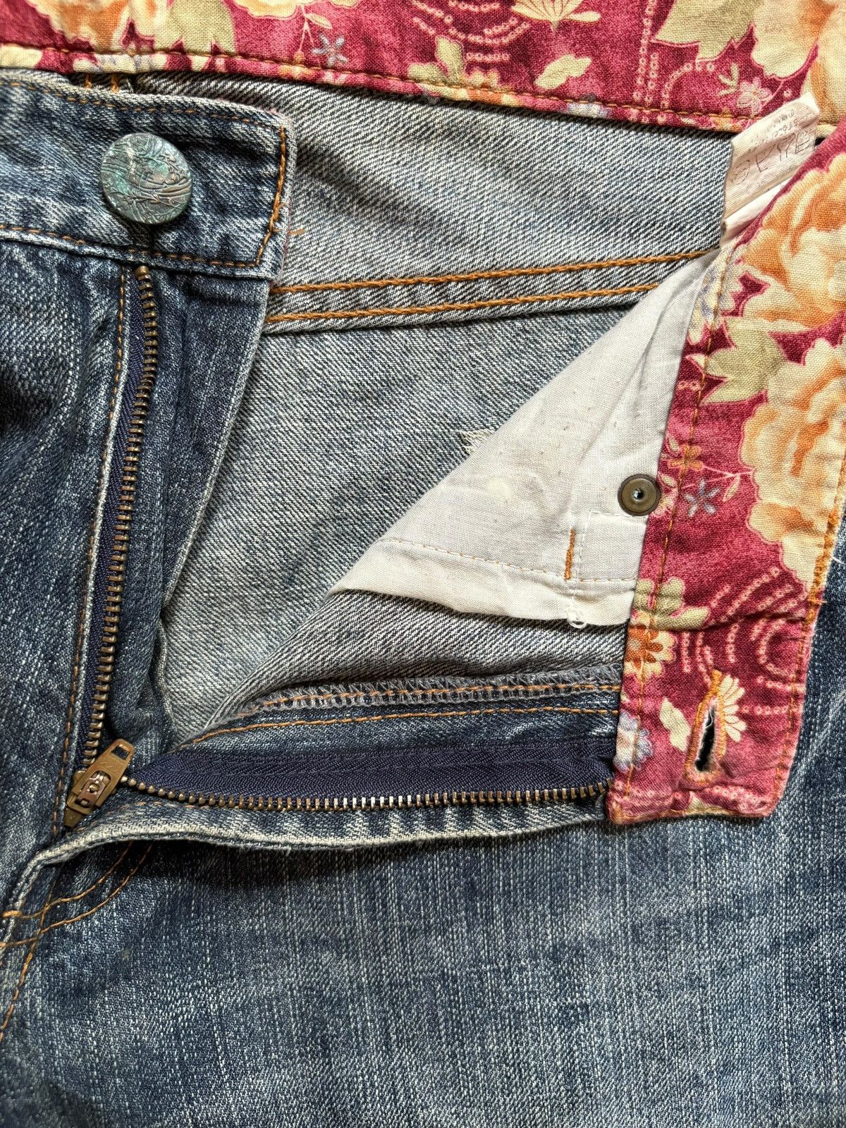 Japanese Brand Vintage Japanese Brand Sugoi Koi Fish Embroidered Baggy Jean Size US 32 / EU 48 - 9 Thumbnail