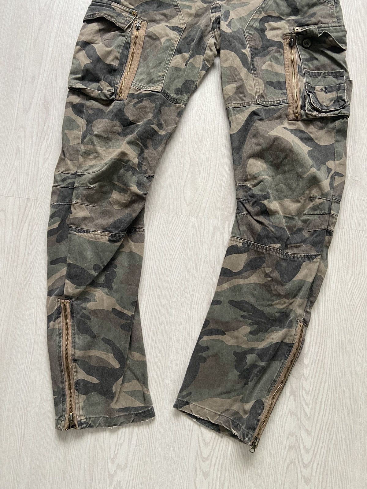 If Six Was Nine × Japanese Brand × Le Grande Bleu (L.G.B.) Vintage Y2K Tactical Double Thigh Camouflage J-Cut Pants Size US 33 - 3 Thumbnail