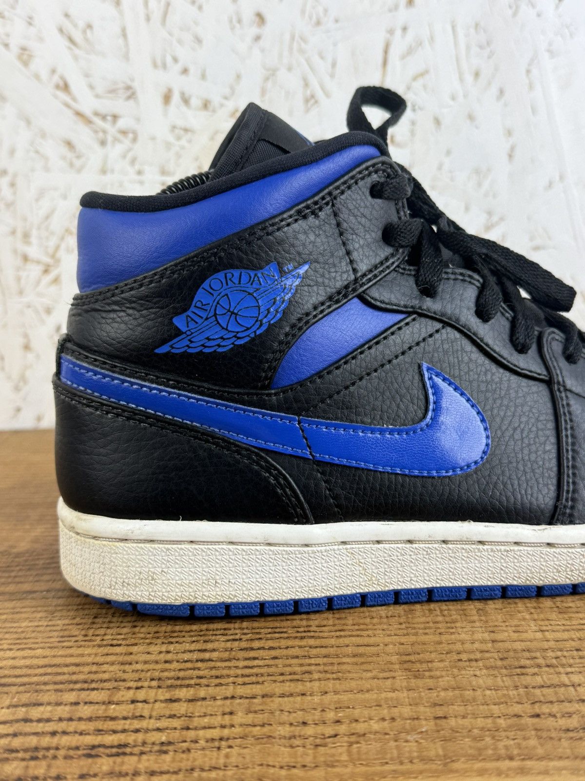 Jordan Brand Jordan 1 Mid Black Hyper Royal Blue Sneakers 554724-068 US8 Size US 8 / EU 41 - 9 Thumbnail