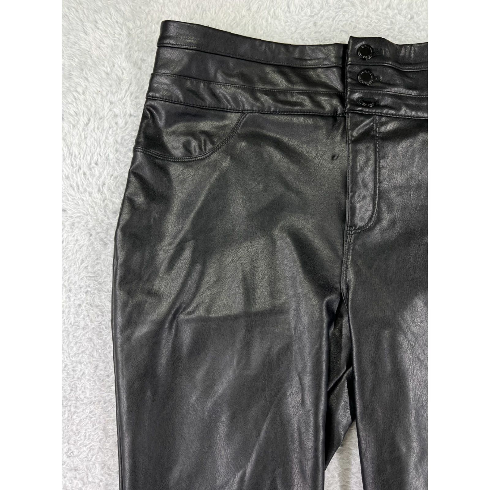 Vintage VINTAGE BBJ Women's Pants 17 Black Faux Leather Straight Leg Regular Fit Modern 2000s Womens Size 38" / US 16 / IT 52 - 7 Thumbnail