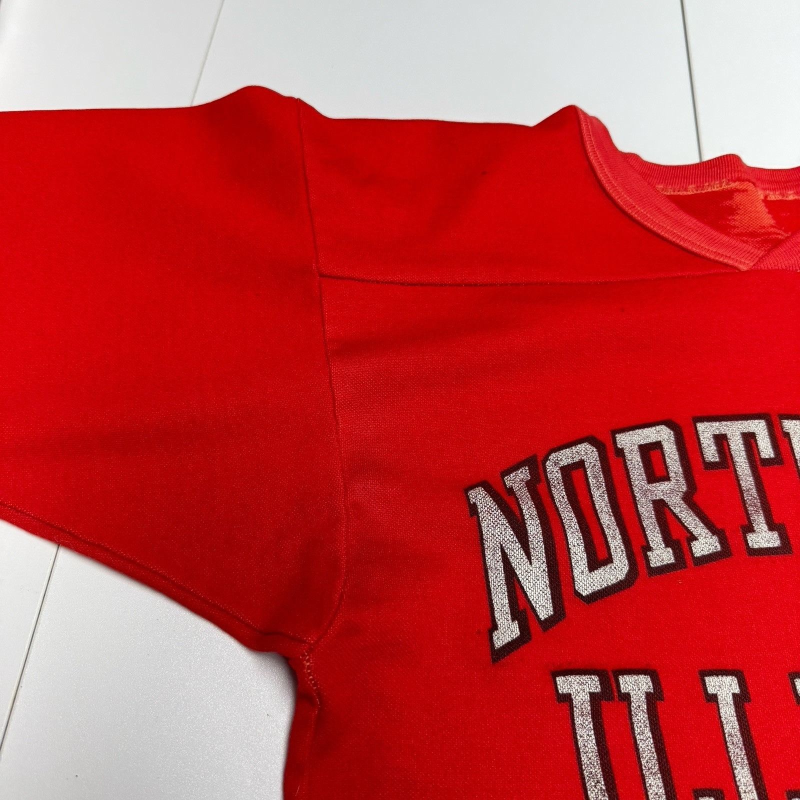 Vintage Vintage 80s Northern Illinois T Shirt Mens Small Red 3/4 Sle Size US S / EU 44-46 / 1 - 4 Thumbnail