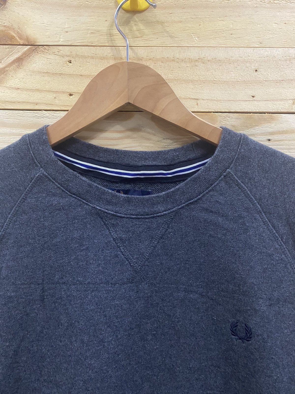 Fred Perry Fred perry embroidery small logo crewneck Size US M / EU 48-50 / 2 - 2 Thumbnail