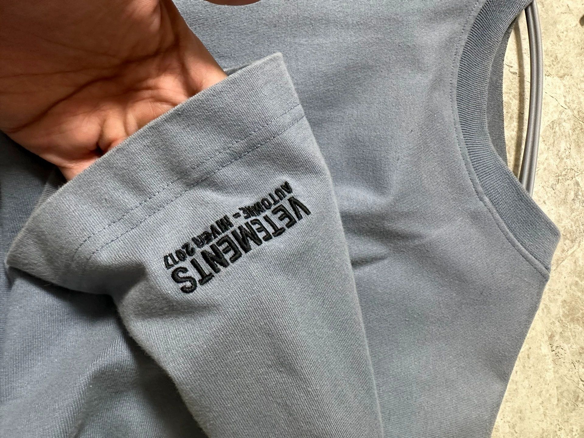 Vetements vetements 17aw mood blue shoulder pad short sleeve xs 3wears Size US XS / EU 42 / 0 - 3 Thumbnail
