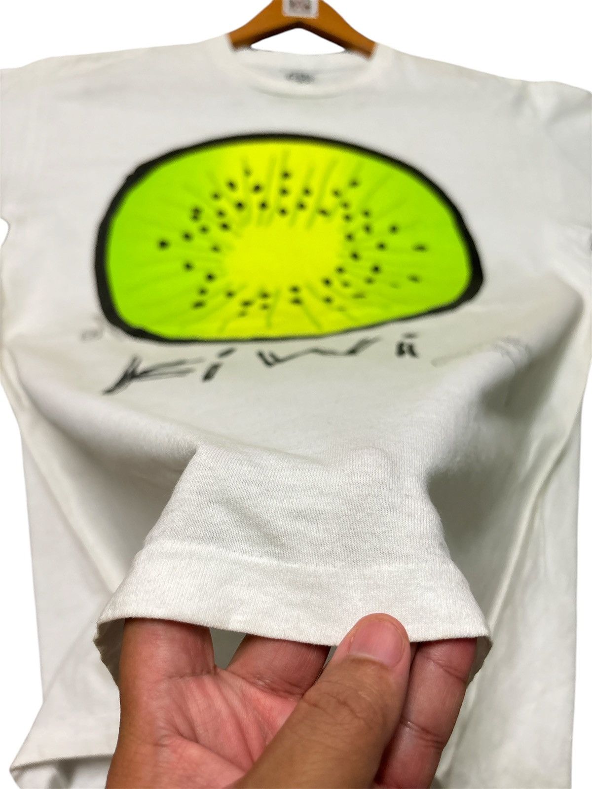 Vintage ‼️RARE‼️VINTAGE 90S GRAVITY GRAPHICS “KIWI FRUIT” TSHIRT TEE💥 Size US L / EU 52-54 / 3 - 9 Thumbnail