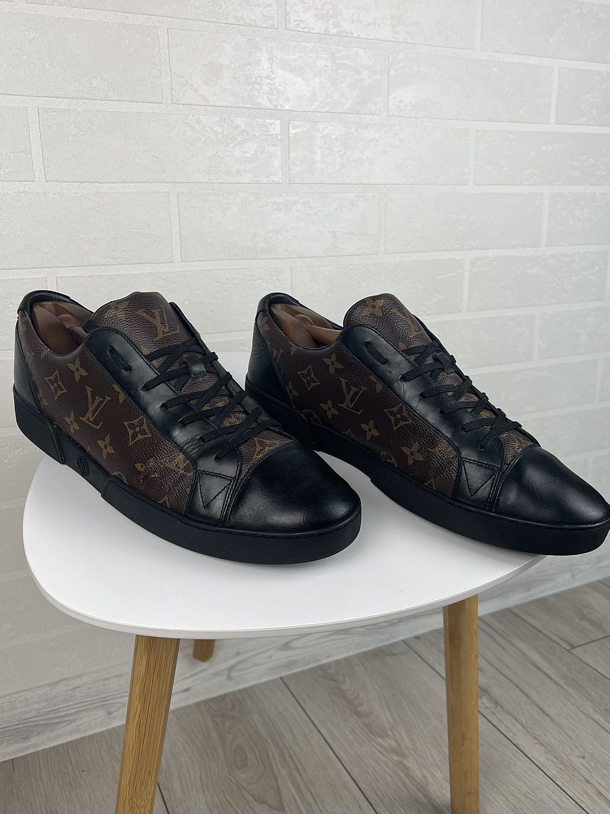Louis Vuitton LOUIS VUITTON Sneakers Leather LV Monogram Canvas Logo Men’s Size US 11 / EU 44 - 7 Thumbnail