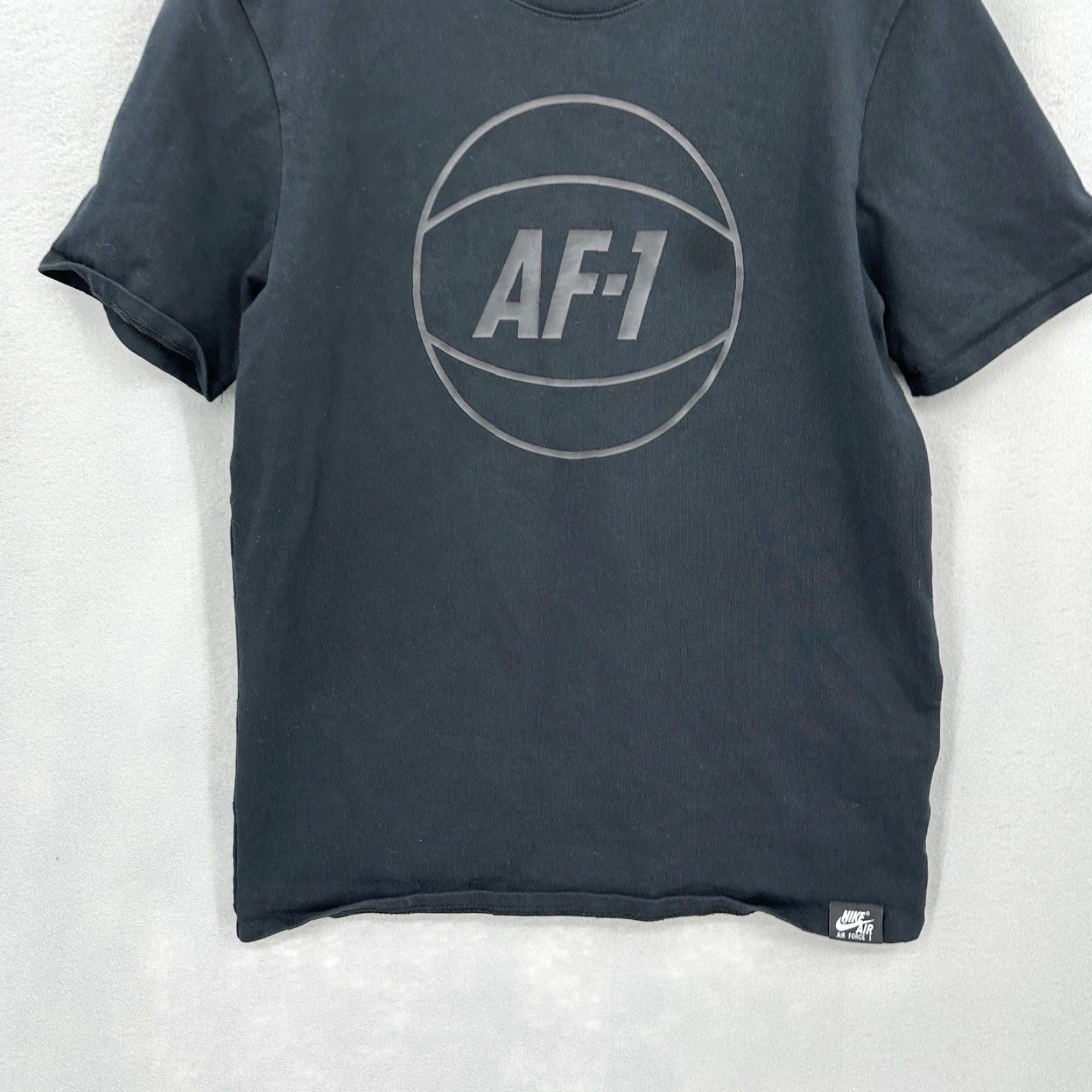 Nike Nike Air Force 1 Shirt Mens L Black Cotton 3D Logo Vintage? No. 90s Retro Sports All Seasons Logo Nike Shirt Mens L Black 3D Logo Air Force Model Size US L / EU 52-54 / 3 - 2 Thumbnail