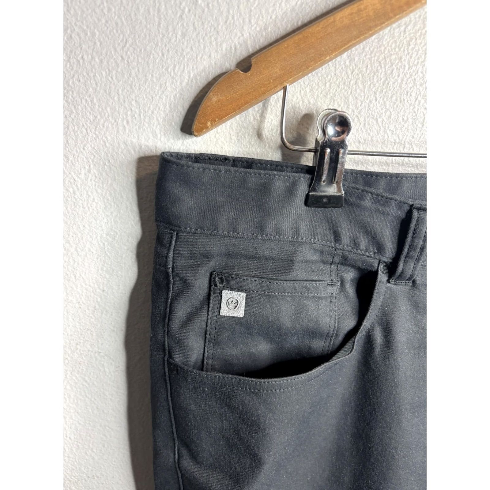Peter Millar Peter Millar EB66 Pants Mens 42x32 Black Performance Stretch 5 Pocket Chino Golf Size US 42 / EU 58 - 2 Thumbnail