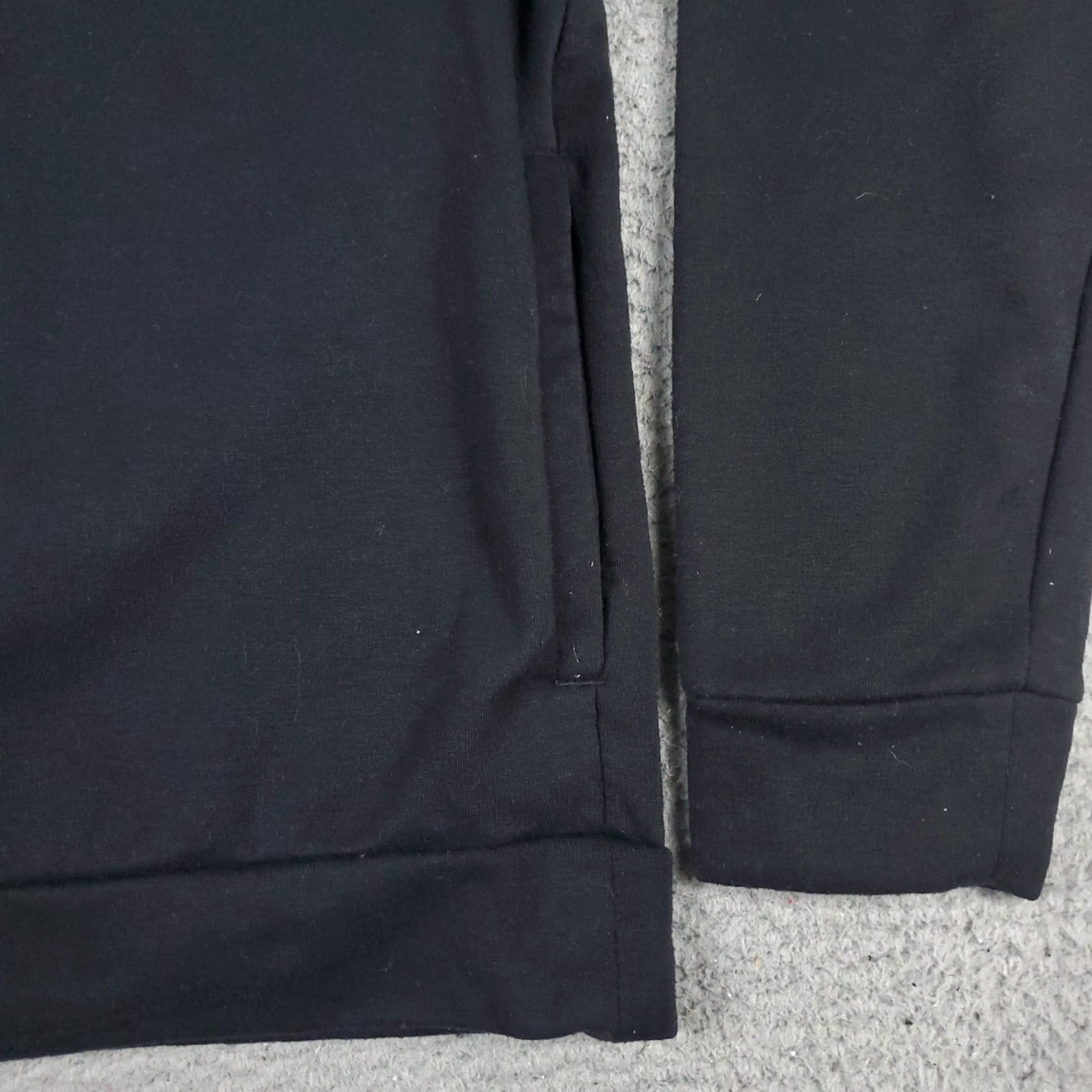 Adidas VINTAGE Adidas Mens Hoodie Pullover Sweatshirt Black Medium All Seasons Sports Size US M / EU 48-50 / 2 - 5 Thumbnail