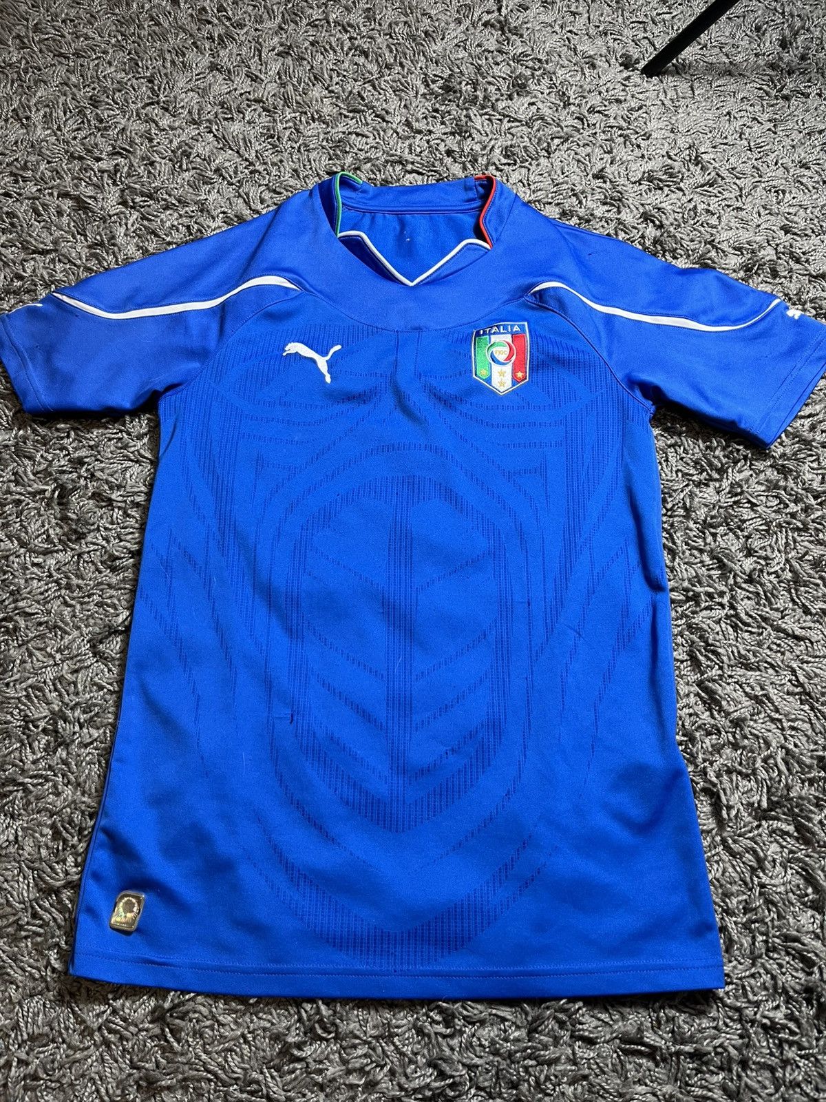 Puma × Vintage PUMA ITALY NATIONAL FOOTBALL TEAM 2010/11 SOCCER JERSEY Size US S / EU 44-46 / 1 - 2 Thumbnail