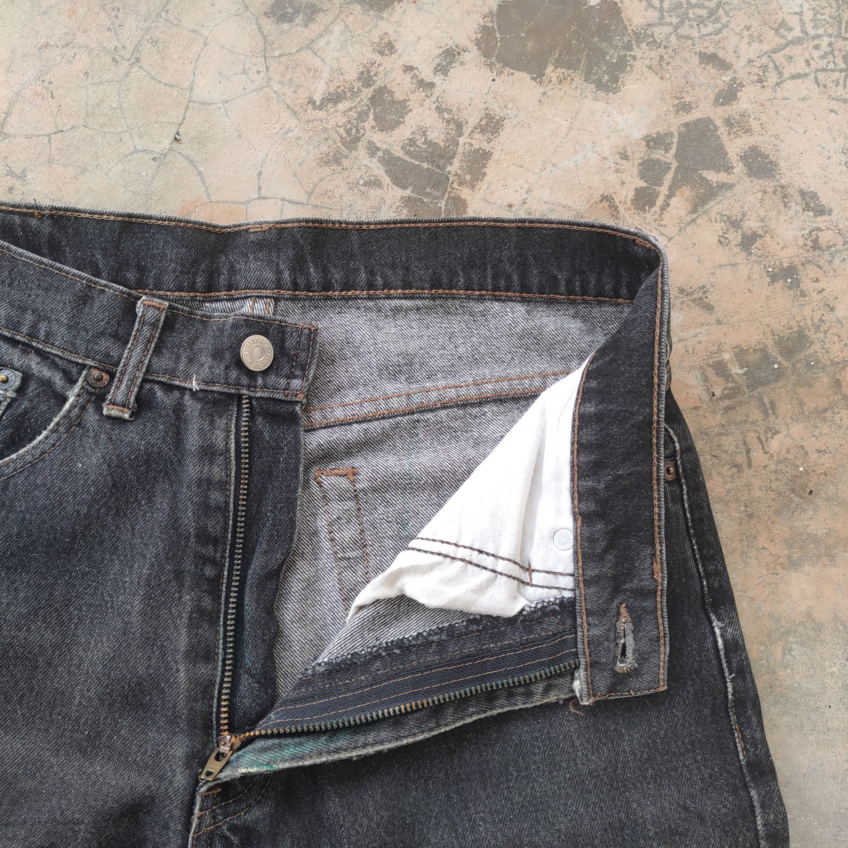 Levi's Vintage Clothing W30 VINTAGE 89' LEVI'S 626 RIPPED FADED BLACK JEANS DENIM Size US 30 / EU 46 - 7 Thumbnail