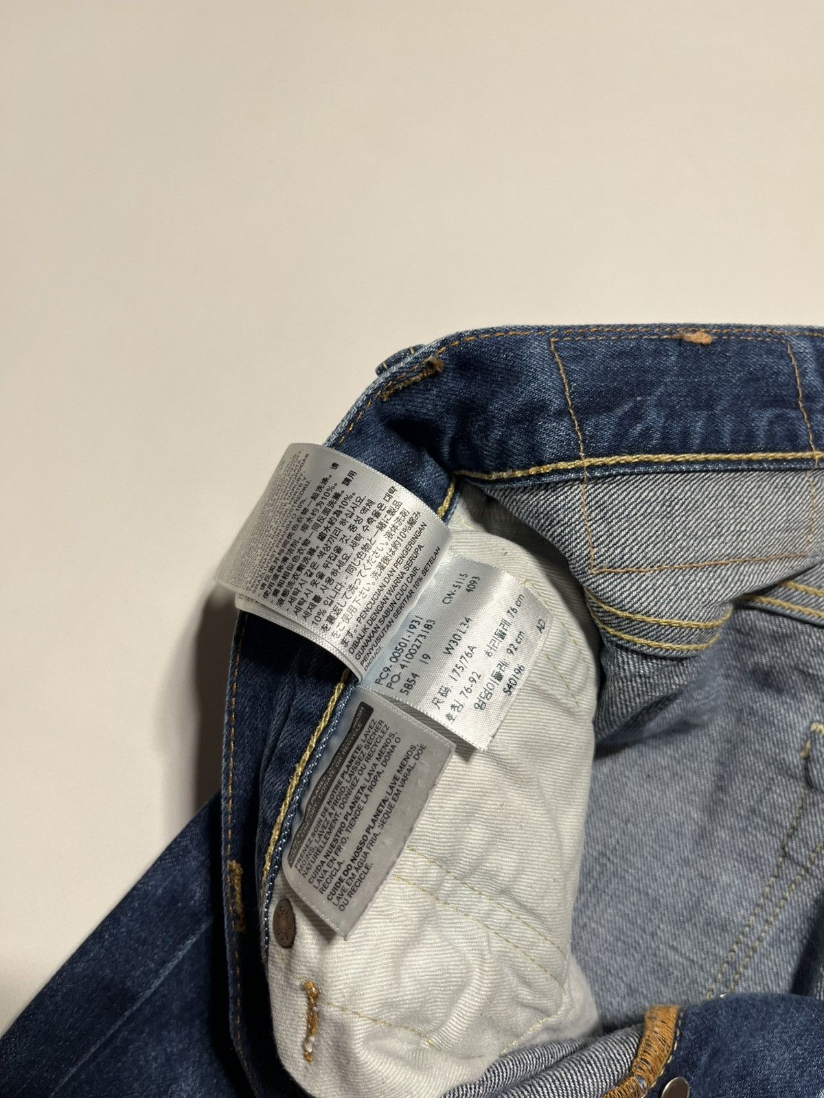 Levi's Vintage Clothing Vintage Levi’s 501 WhiteOak ConeDenim Selvedge VStitch Jeans Size US 30 / EU 46 - 20 Thumbnail