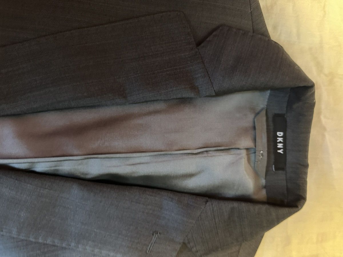 DKNY DKNY SUIT JACKET NEAR PERFECT CONDITION (pants bundle) Size 38R - 3 Thumbnail