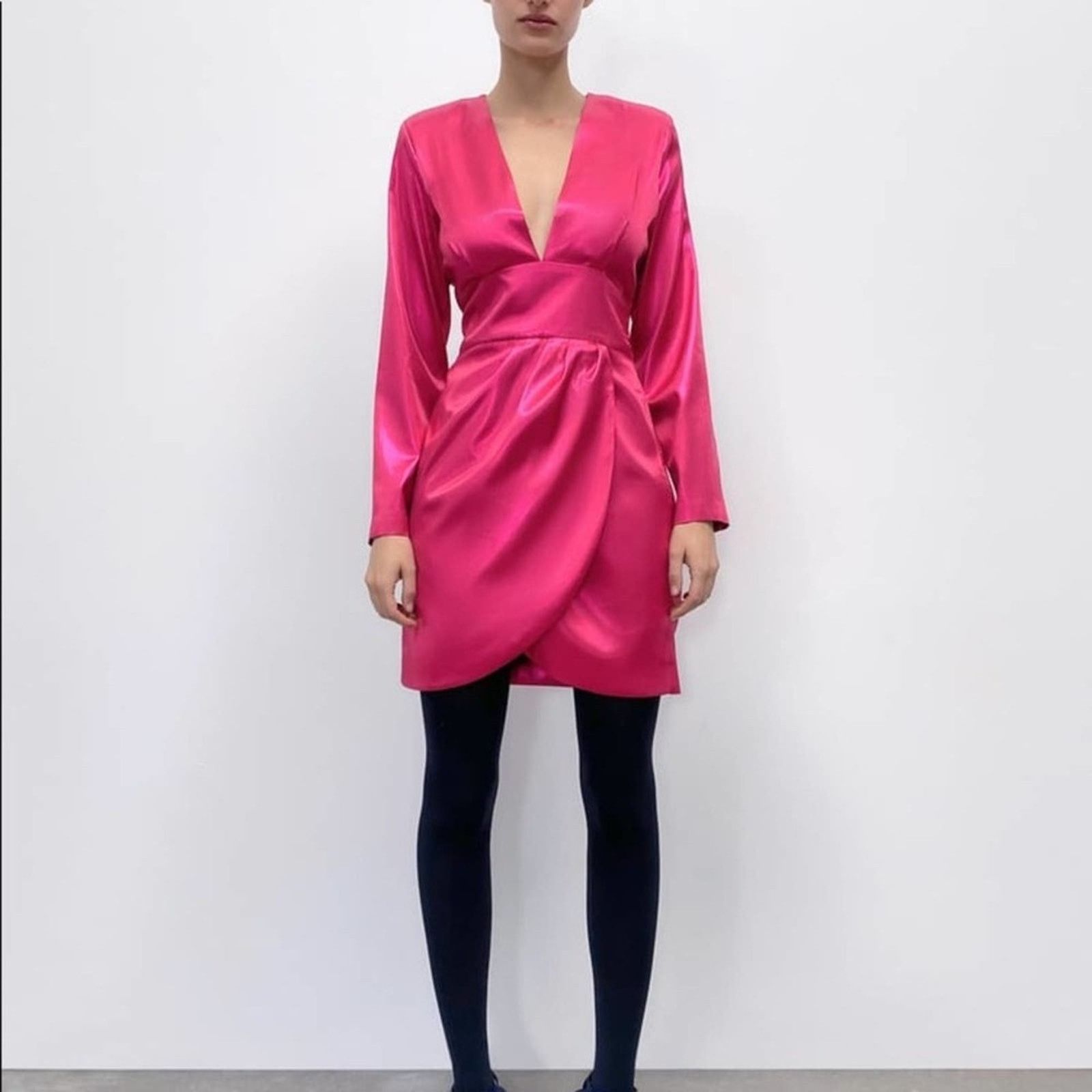 Zara ZARA BLOGGER FAVORITE LAMINATED MINI DRESS FUCHSIA Size M / US 6-8 / IT 42-44 - 11 Thumbnail