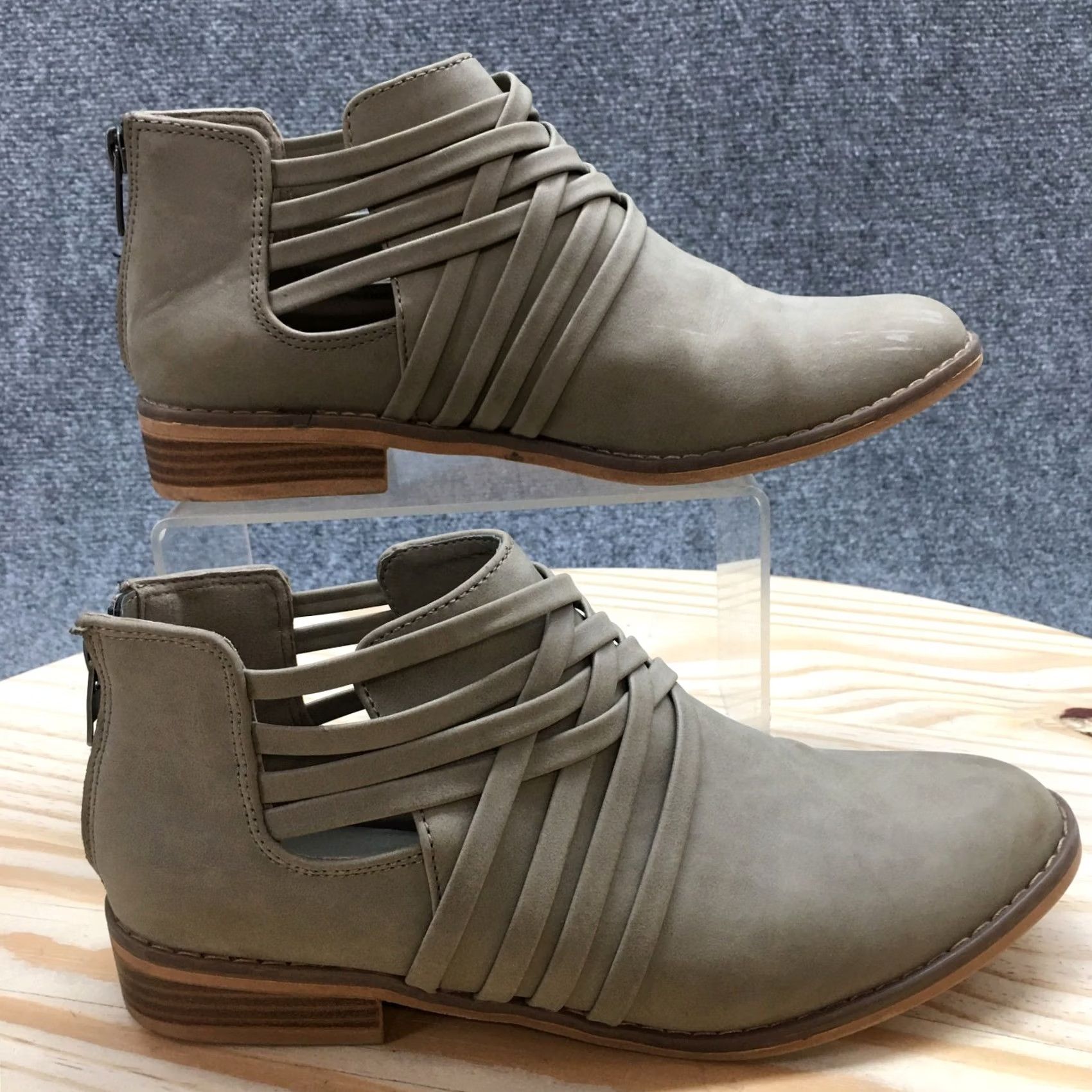 Vintage Rocket Dog Boots Womens 8 Casual Back Zip Ankle Bootie Gray Faux Leather Boots Size US 8 / IT 38 - 2 Thumbnail